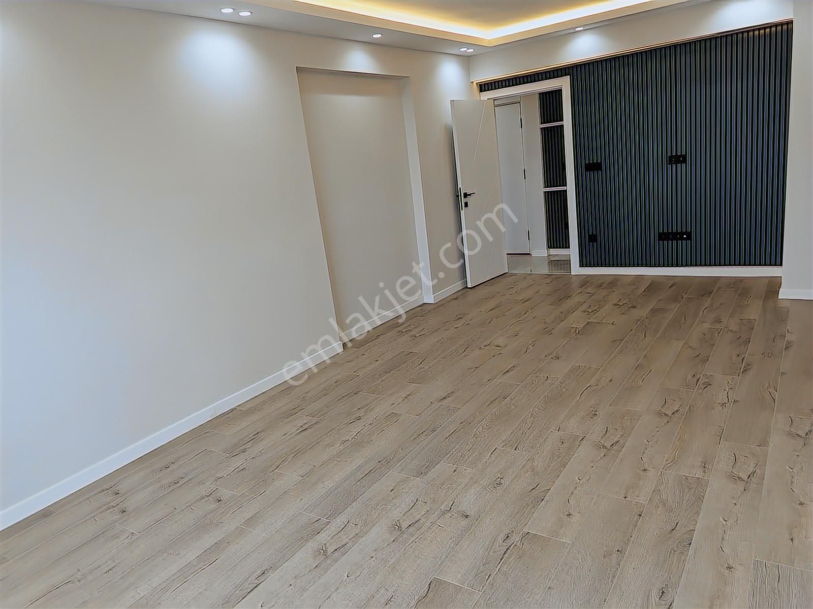 Altayçeşme'de Komple Yenilenmiş 3+1 125m² Deniz Manzaralı Sitede - Görsel 13