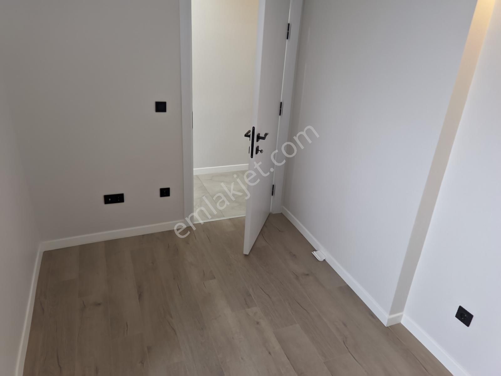 Altayçeşme'de Komple Yenilenmiş 3+1 125m² Deniz Manzaralı Sitede - Görsel 30