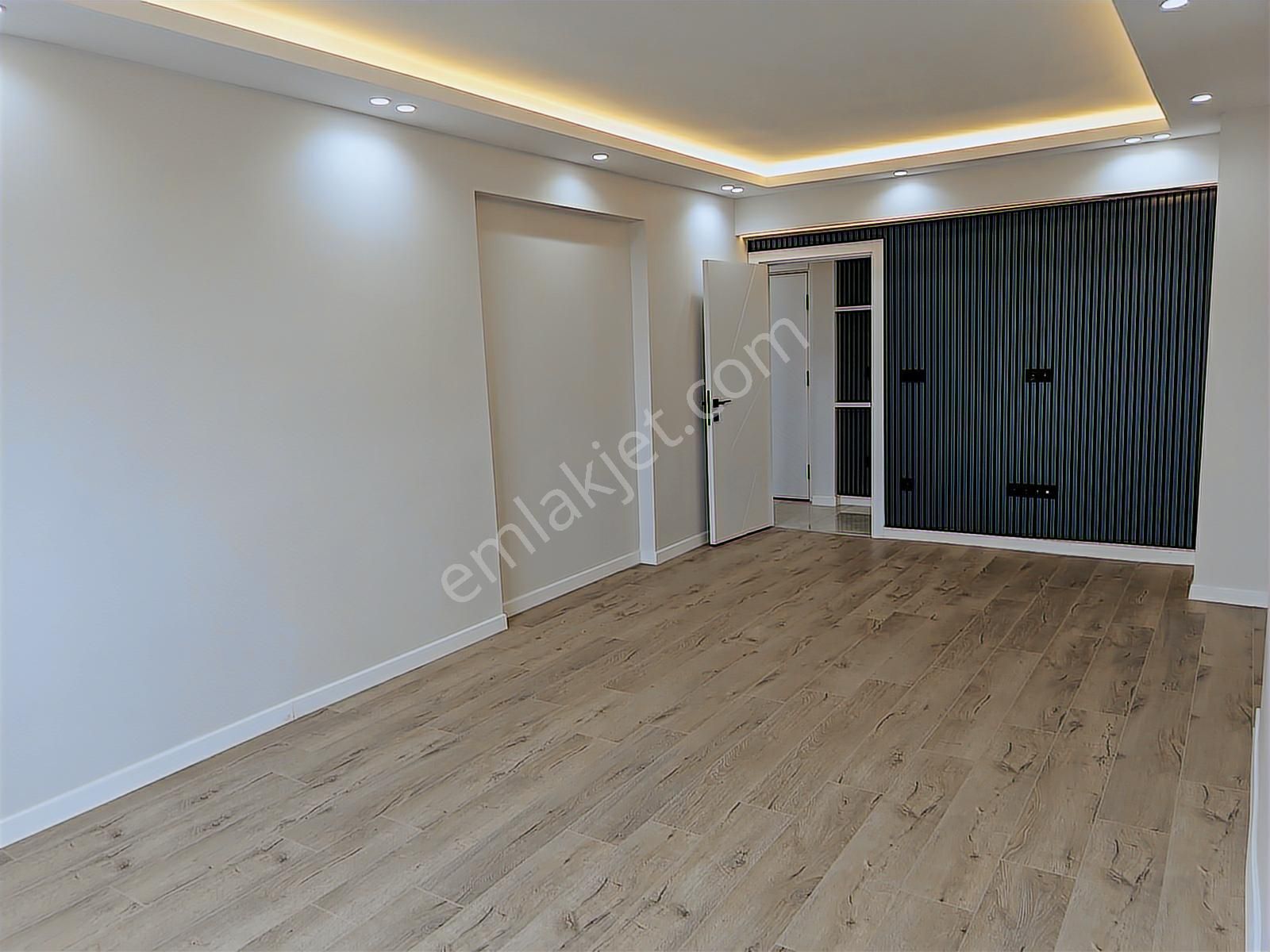 Altayçeşme'de Komple Yenilenmiş 3+1 125m² Deniz Manzaralı Sitede - Görsel 15