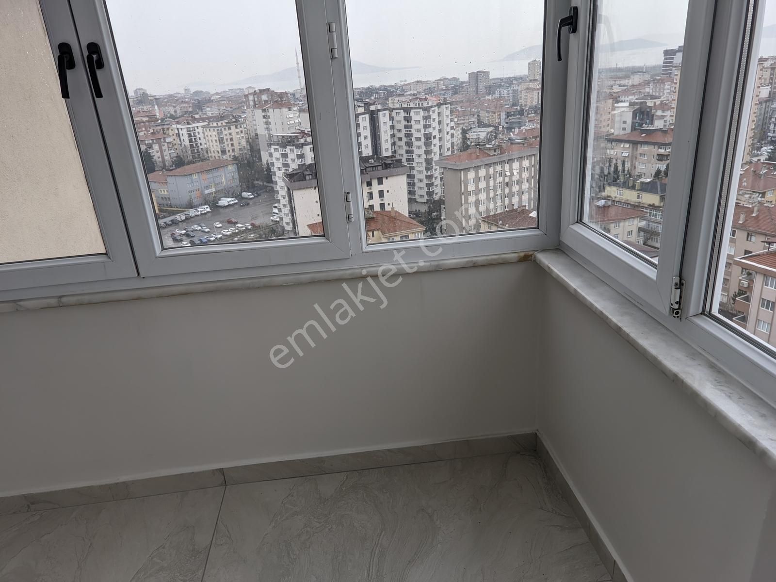 Altayçeşme'de Komple Yenilenmiş 3+1 125m² Deniz Manzaralı Sitede - Görsel 33