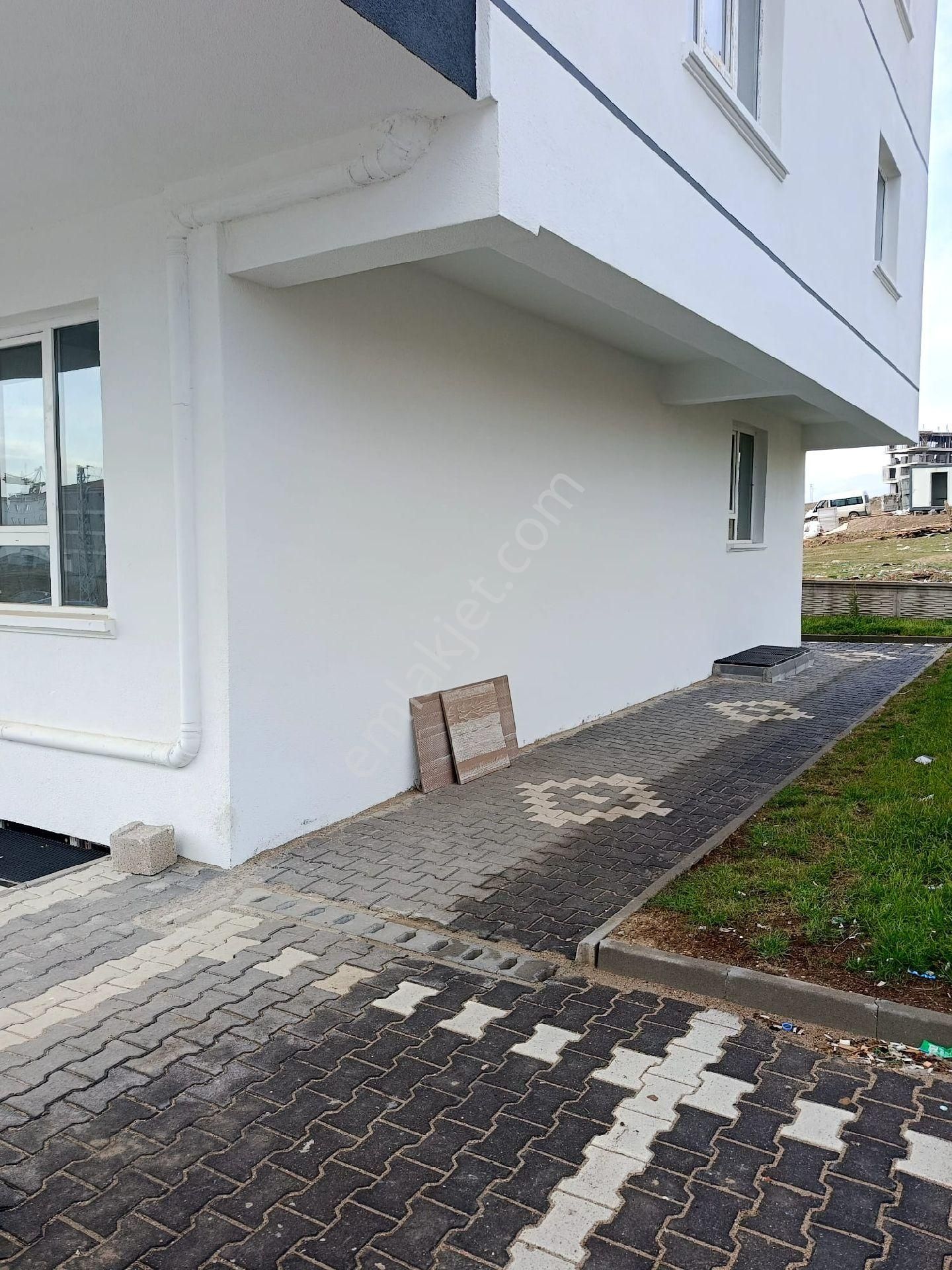 Çıtırık'tan Yenikent Mustafa Kemal Giriş Satılık 3+1+75m2 Alt Depo - Görsel 2