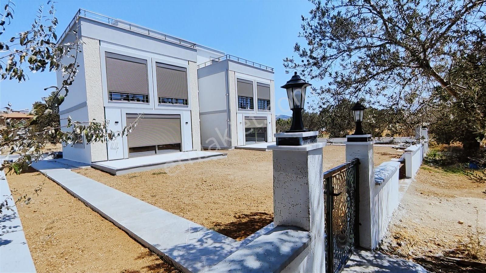 Rw Nefes'ten Gömeç Karaağaç Sahilde Büyük Bahçeli Sıfır Dubleks