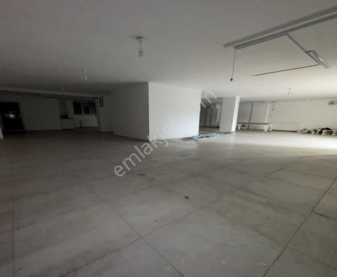 Metrobüse 100m Çift Cephe 3 Katlı Dükkan - Görsel 3