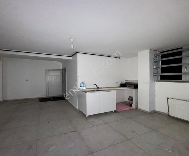 Metrobüse 100m Çift Cephe 3 Katlı Dükkan - Görsel 6