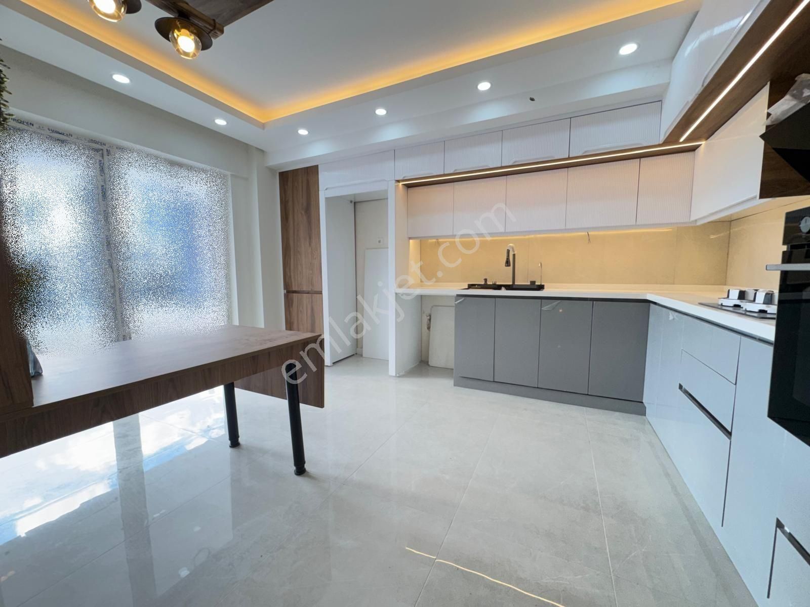 Mustafa Kemal Mhde Böylesi Görülmeyen 4+1 Merkezde Satılık Daire - Görsel 2