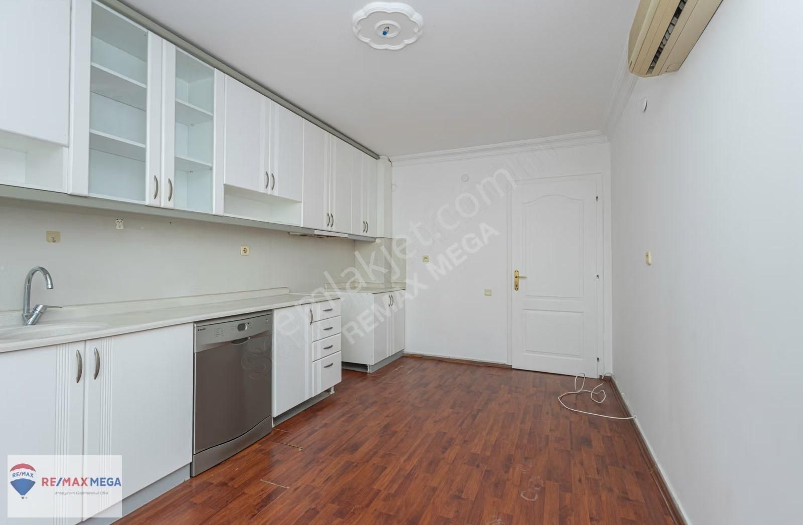 Panoramik Deniz Manzaralı 3+1 Kiralık Daire - Görsel 15