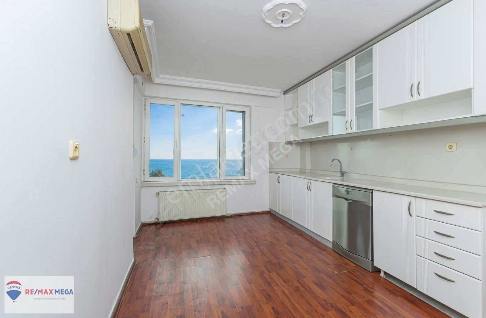 Panoramik Deniz Manzaralı 3+1 Kiralık Daire - Görsel 24