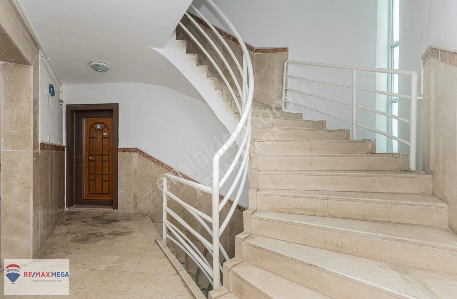 Panoramik Deniz Manzaralı 3+1 Kiralık Daire - Görsel 21