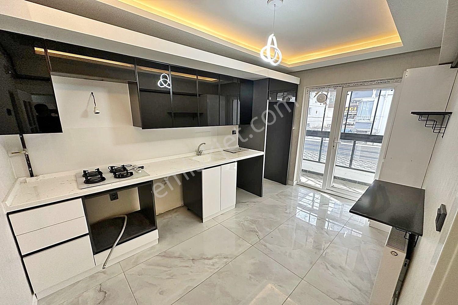 Karşıyaka'da 3+1 Cadde Yakını Full+ Full Yapılı Kaçırılmacak Fırsat