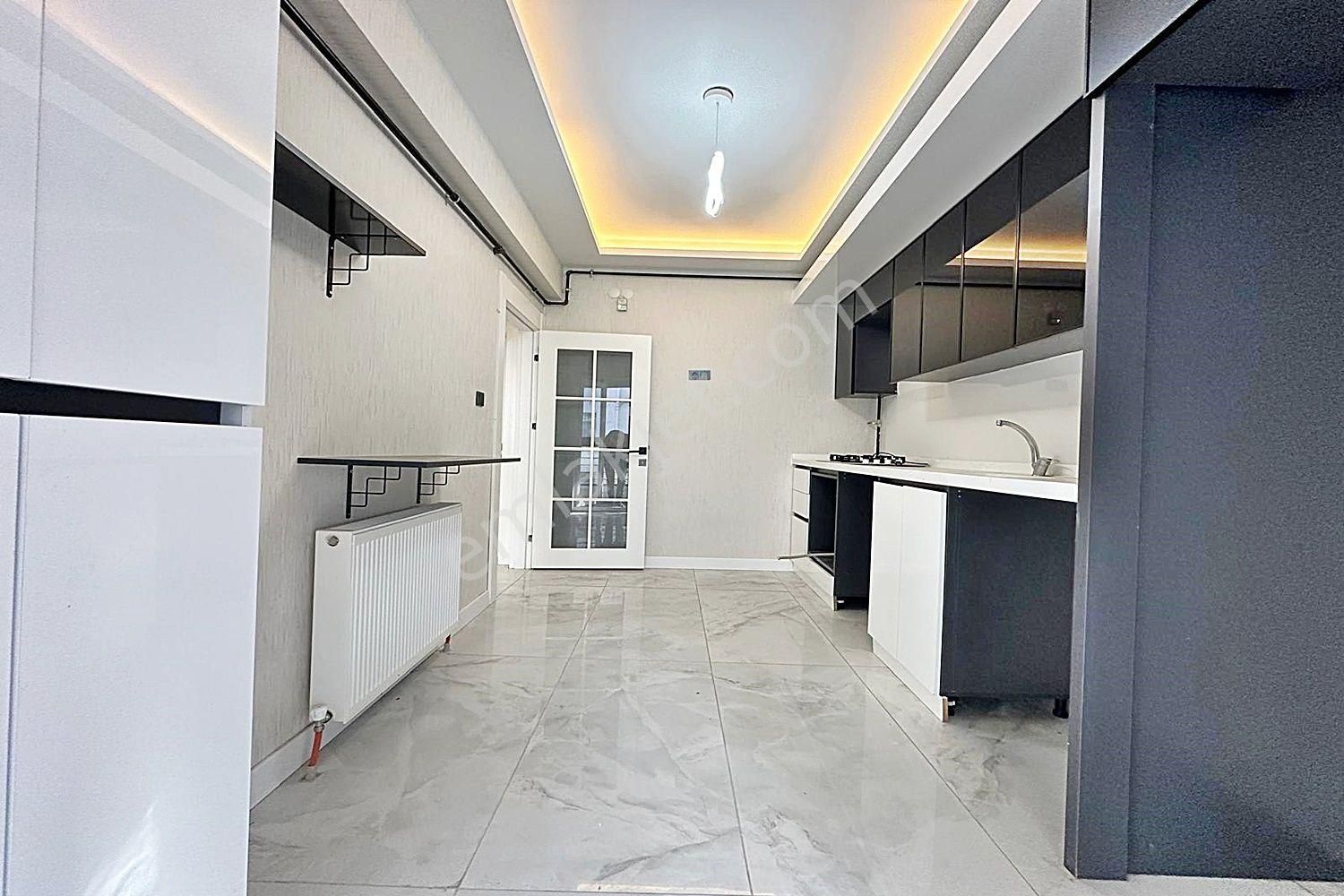 Karşıyaka'da 3+1 Cadde Yakını Full+ Full Yapılı Kaçırılmacak Fırsat - Görsel 3