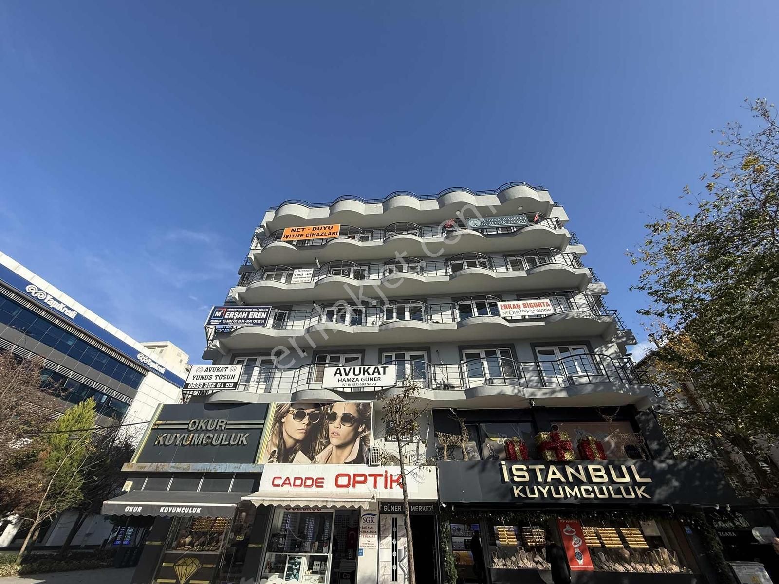 Gümüş Grouptan Atatürk Caddesine Cephe Kiralık Ofis