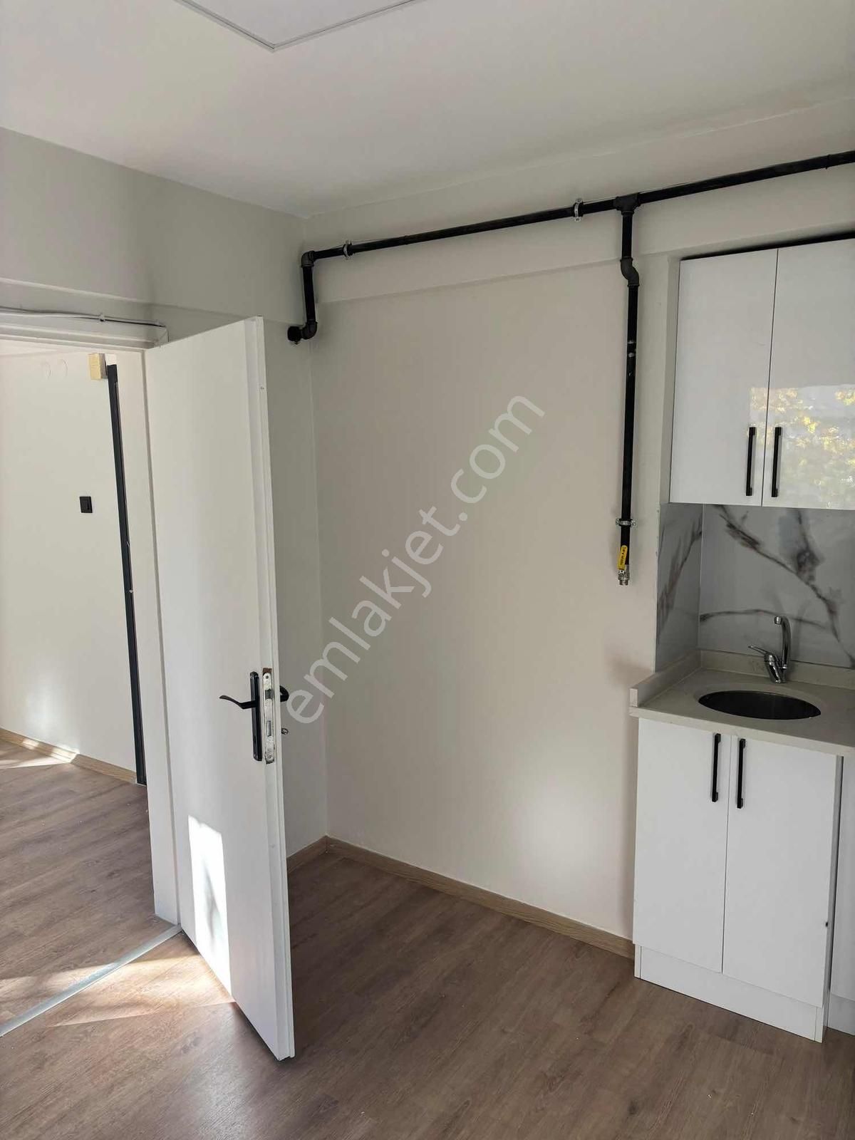 Gümüş Grouptan Atatürk Caddesine Cephe Kiralık Ofis - Görsel 17