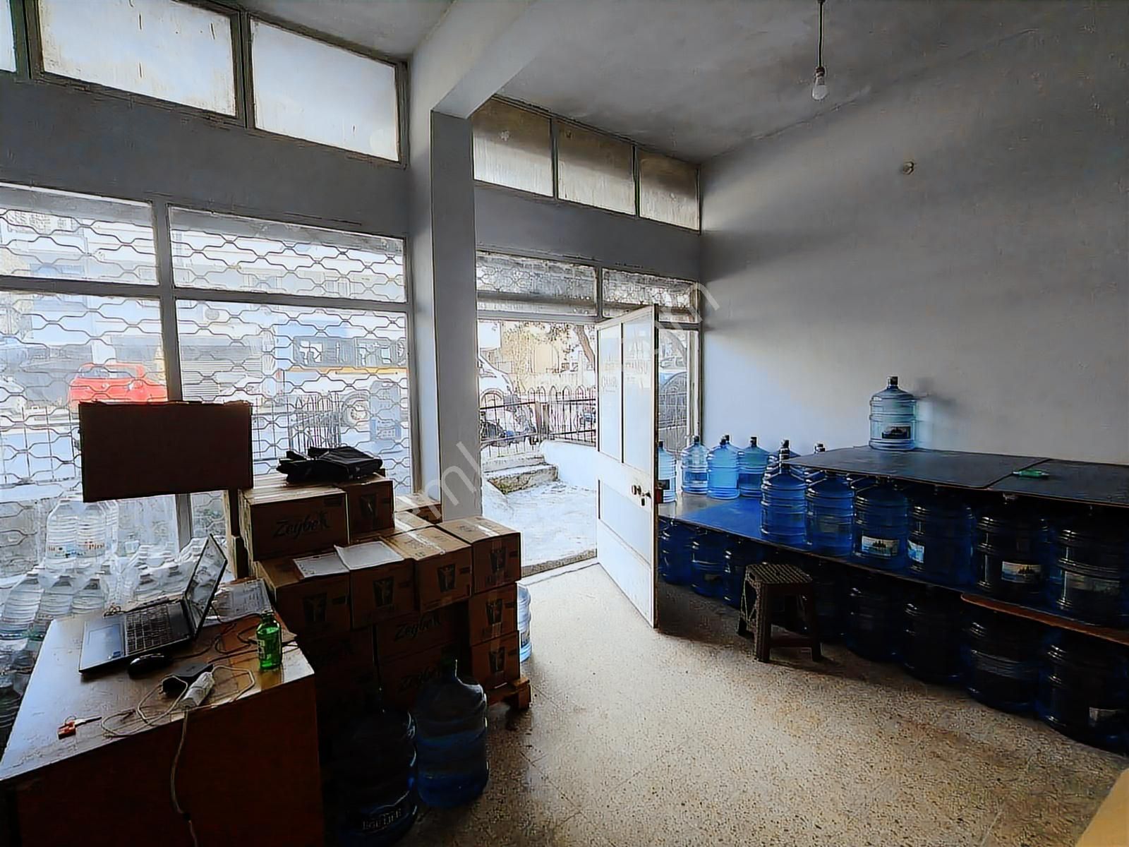 85m² Bağımsız 2 Dükkan, Tam Köşe, Çift Cepheli, Bahçeli - Görsel 11