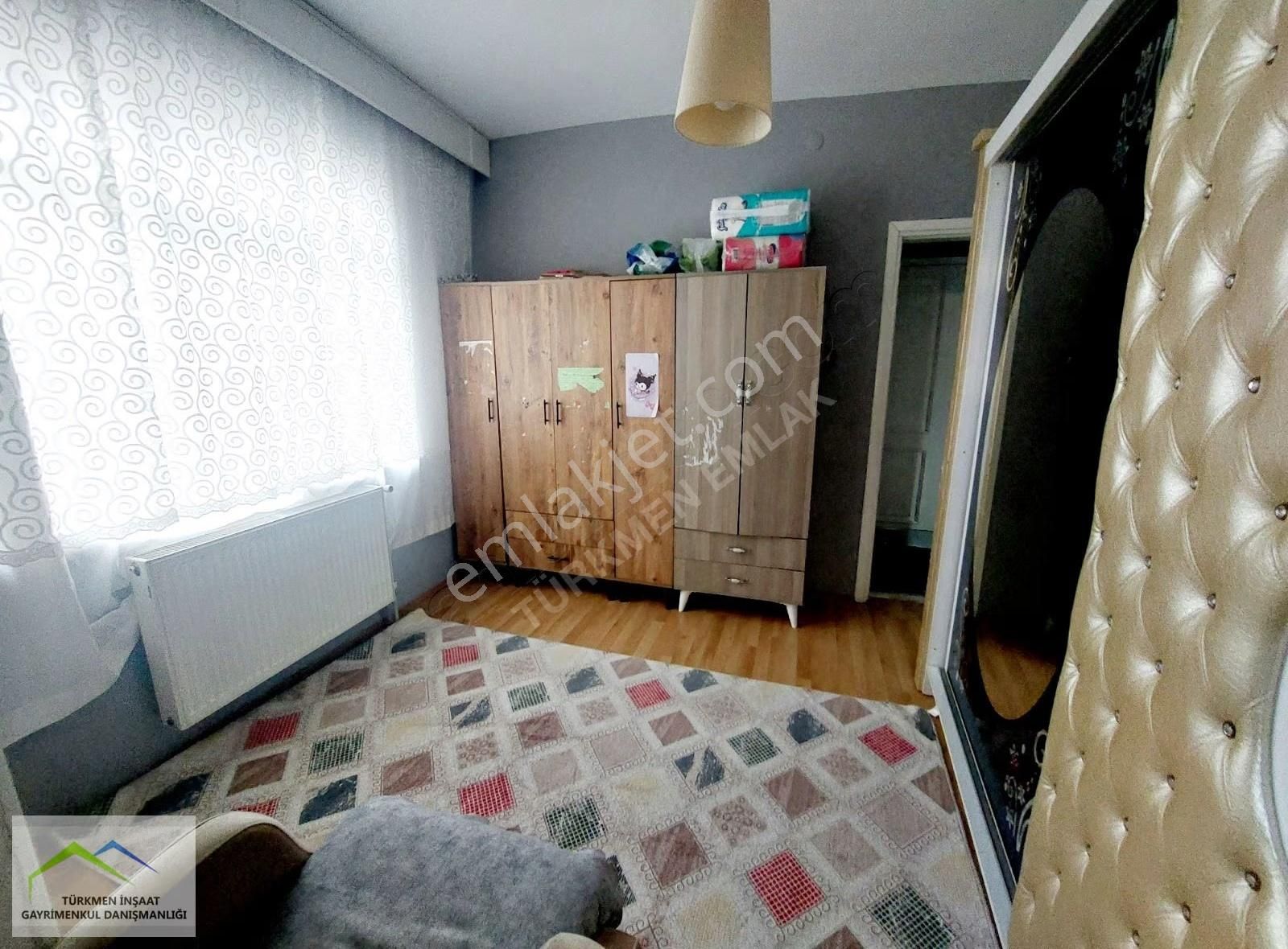 Türkmen Emlak'tan Gazi Mah. Satılık 2+1 Çift Balkonlu 1 Kat - Görsel 2