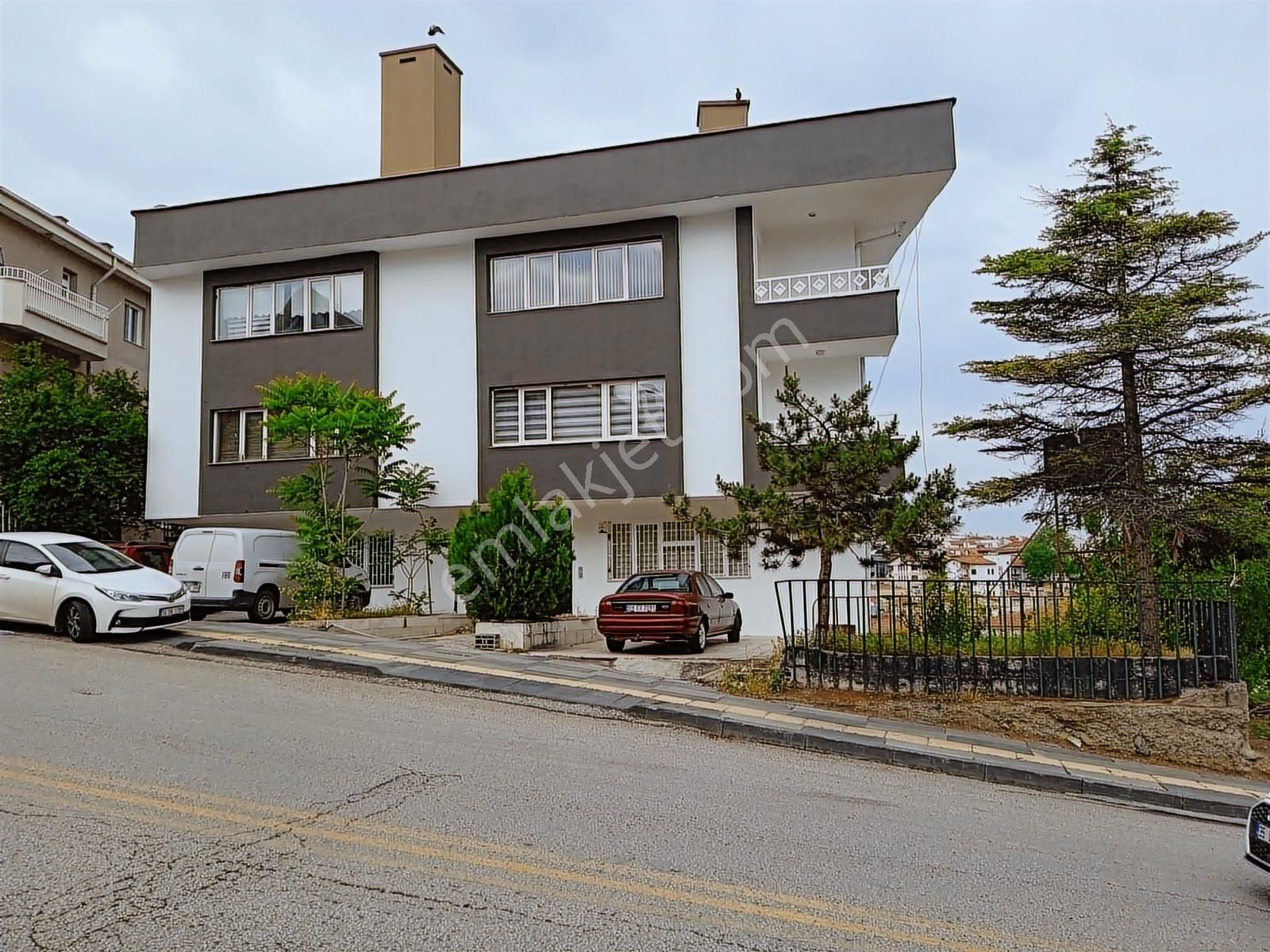 Çankaya Gop Koza Sokak'ta Kiralık 3+1 Ofis