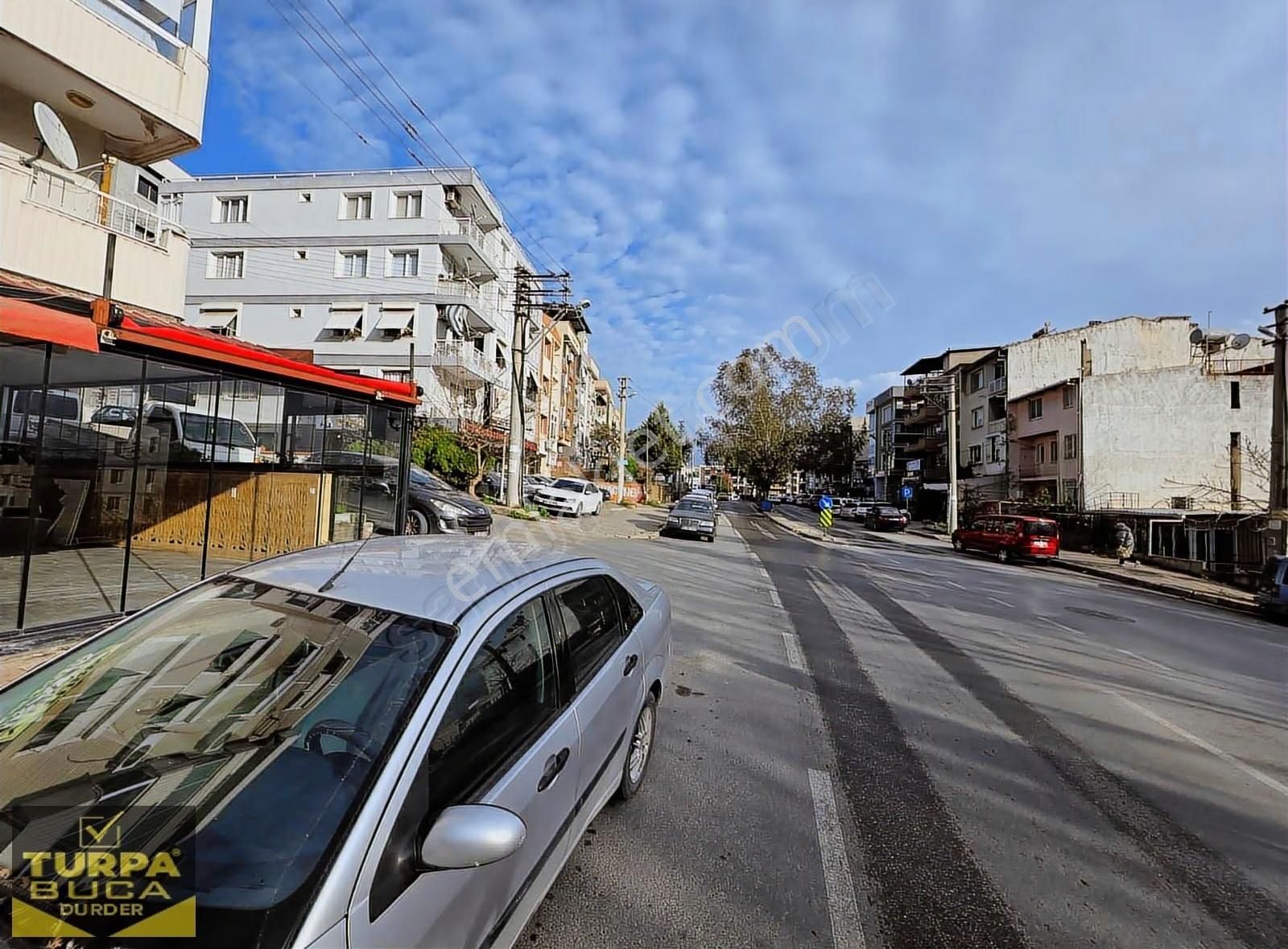 Kiralık İşyeri İstiklal Caddesi Üzerinde Buca Belediyesi Yakını