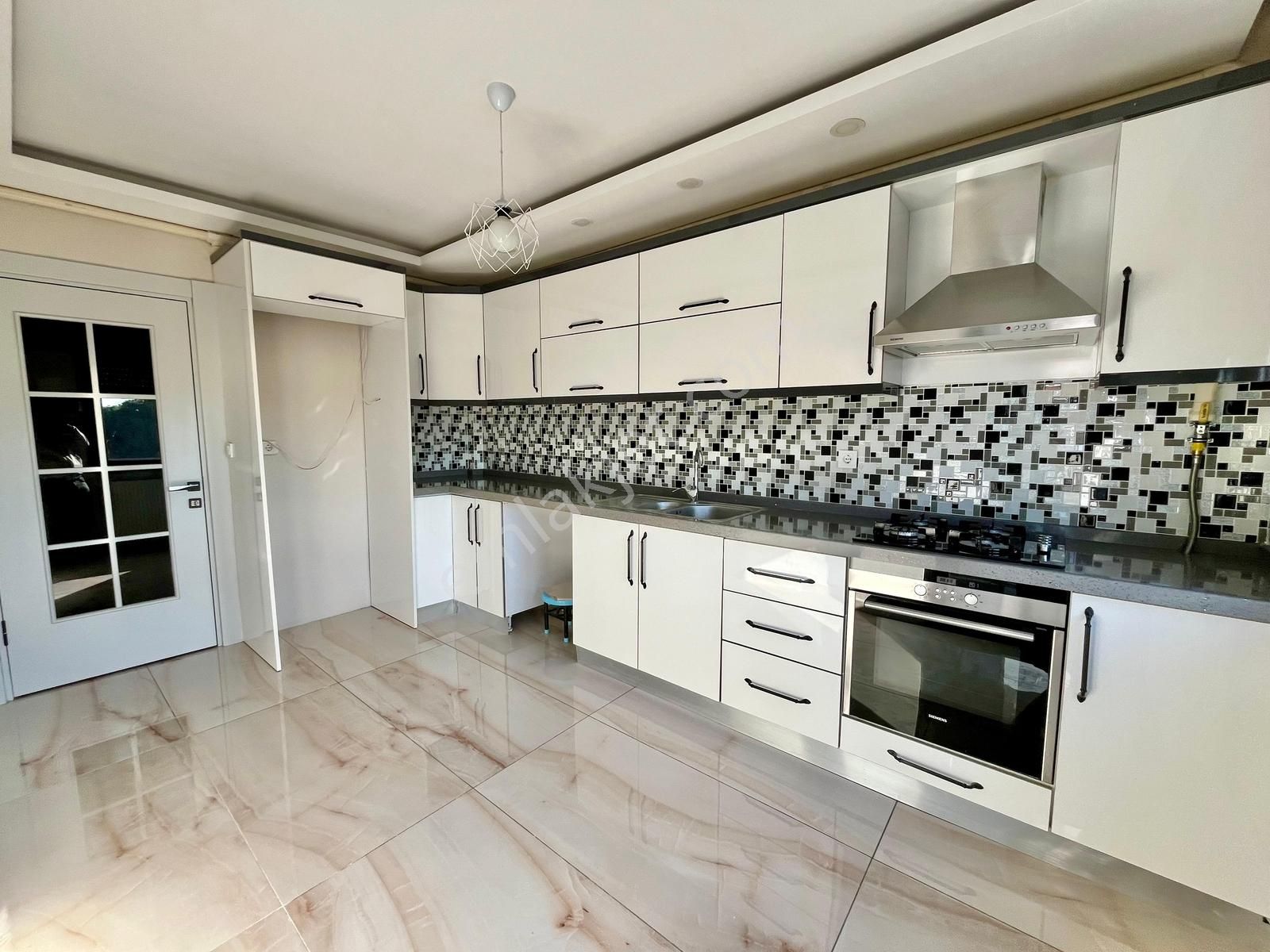Gümüşden Ayrı Mutfaklı Ebeveyn Banyolu Enfes Genişlikte 3+1daire - Görsel 35