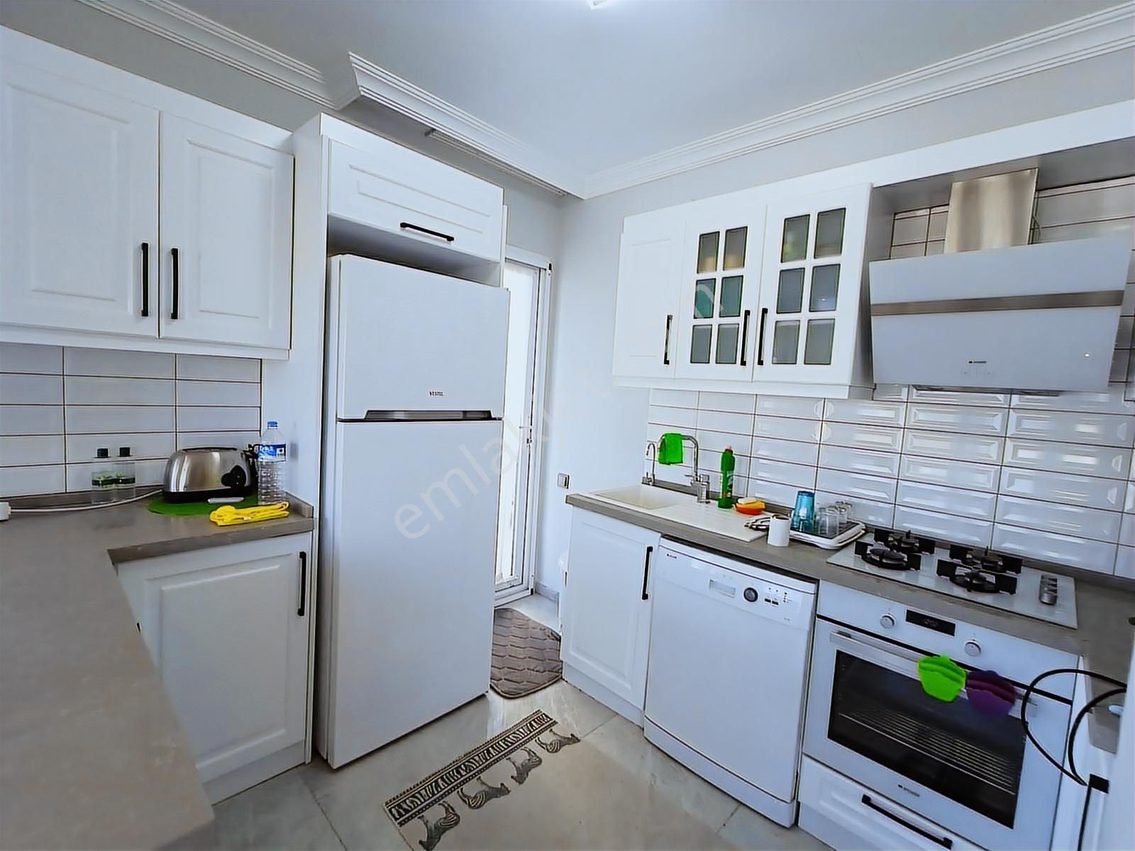 Kuşadası Türkmen,de Marinaya Yakın Manzaralı 3+1 Daire - Görsel 15