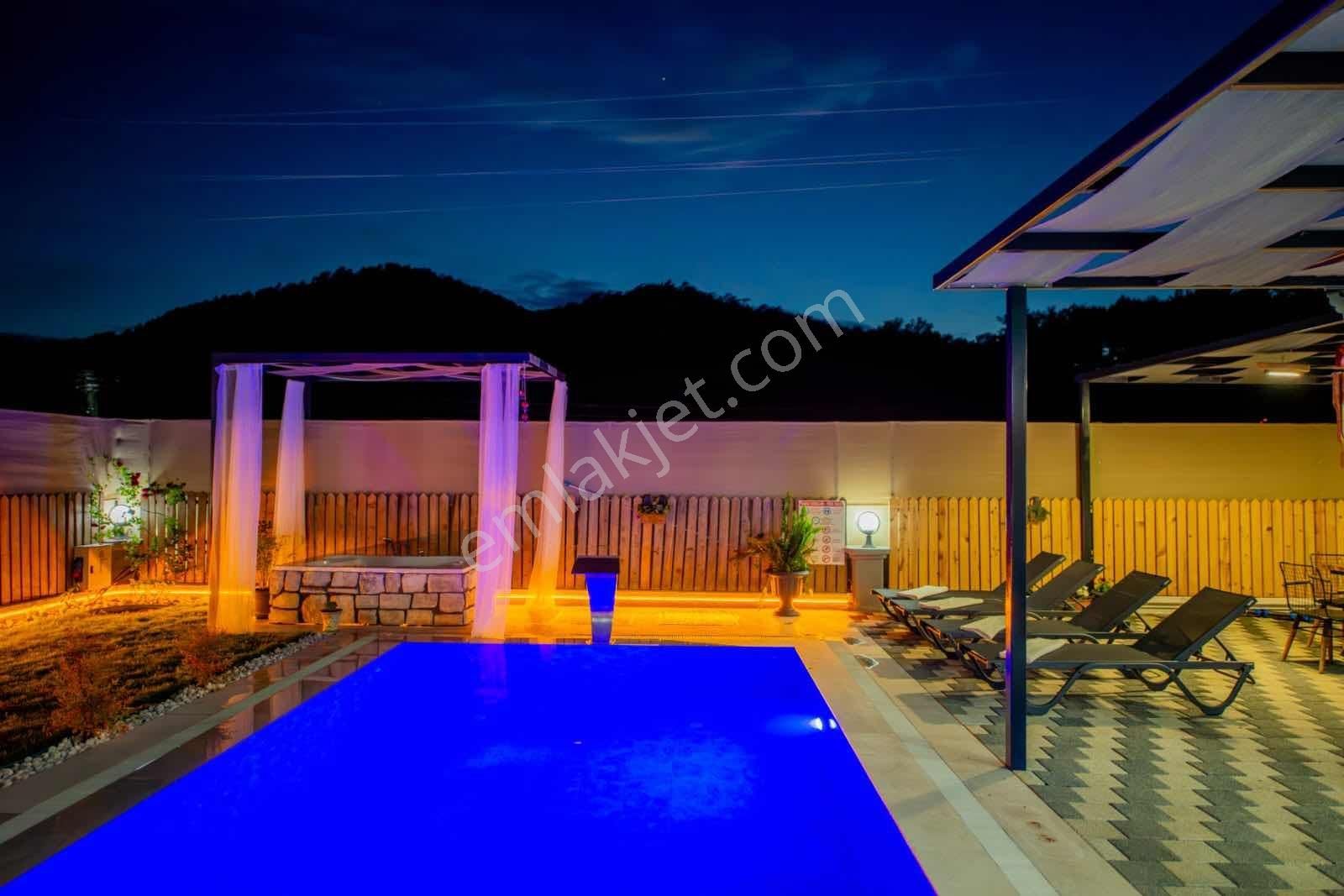 Yürek Mahallesinde Eşyalı Kiralık Villa - Görsel 12