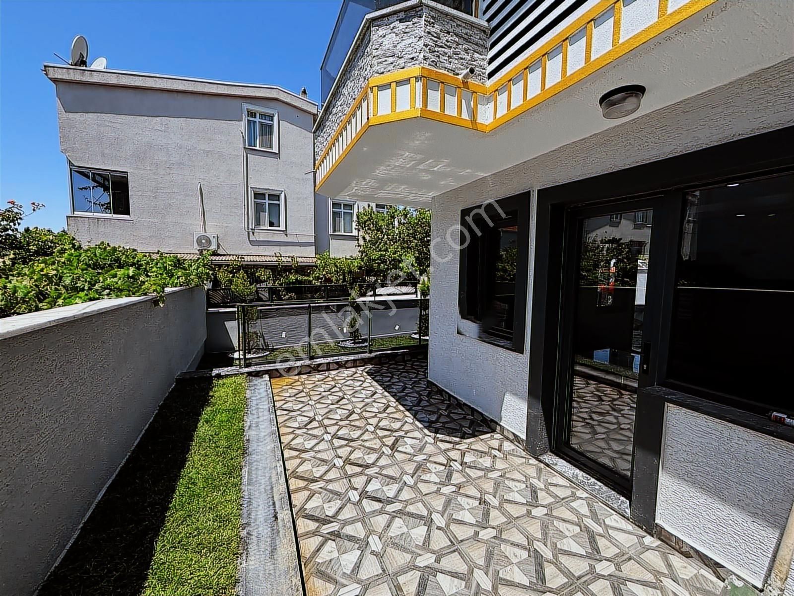 Tam Merkezi Konumlu Heryere Yakın Villa Tabiki ^^kartallardan^^ - Görsel 16