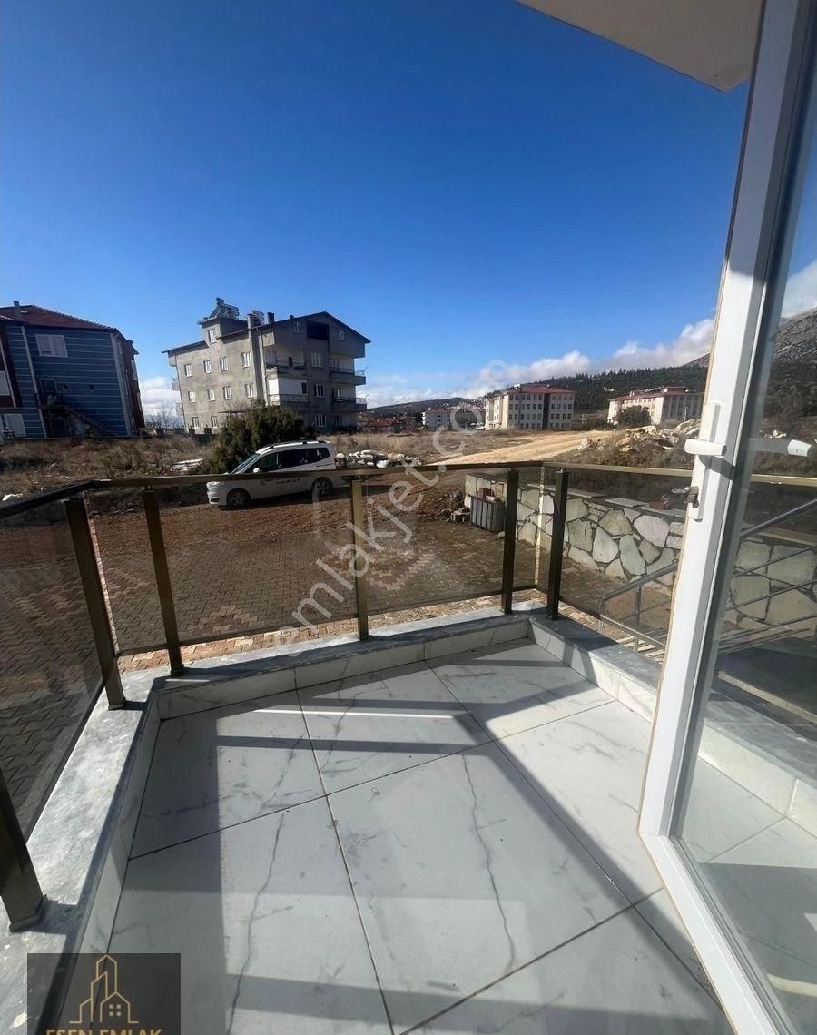 Antalya Elmalı İlçesinde Meslek Lisesi Arkasında Kaloriferli 1+1 Eşyalı Kiralık Daire - Görsel 4