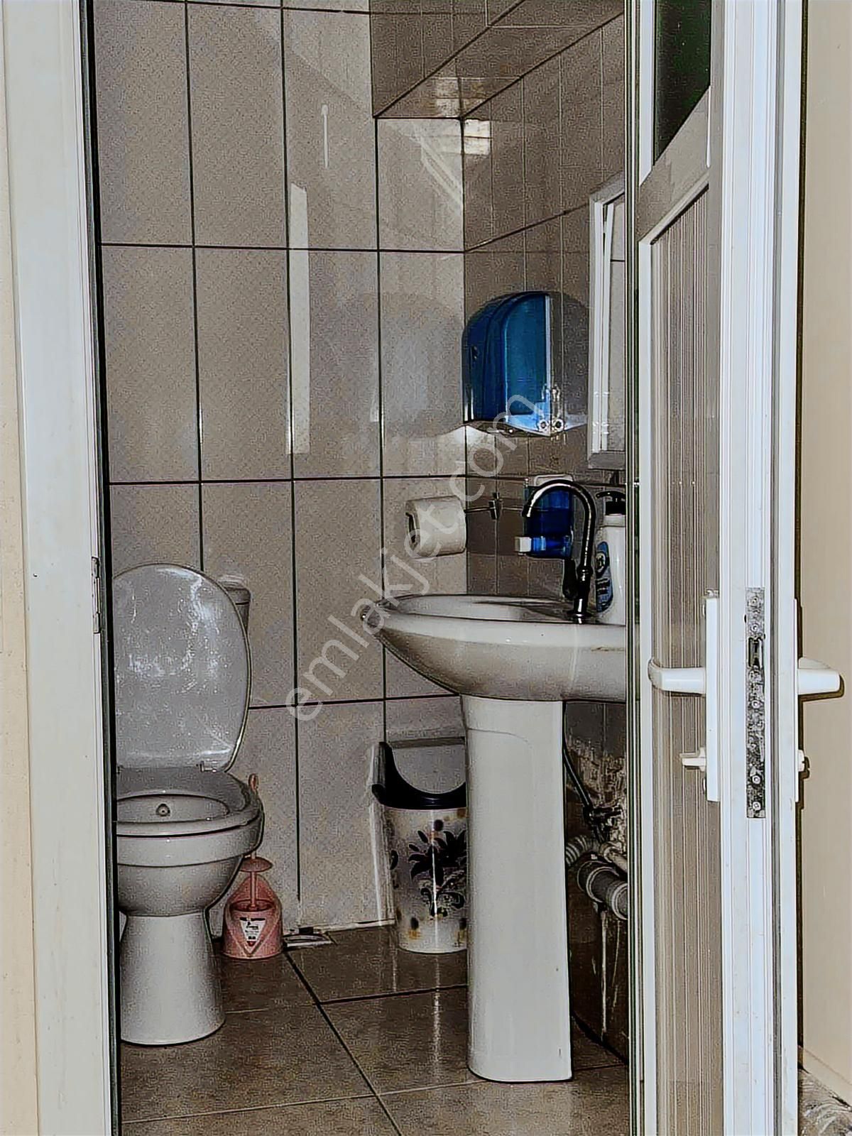 Karadeniz Emlak'tan Kartal Merkeze Yakın Kiracılı Satılık Dükkan - Görsel 8