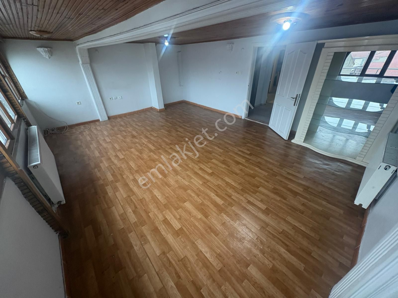 Aydın.inş Cebeci Mah 1+1 90m2 Çatı Kat Kira 20.000