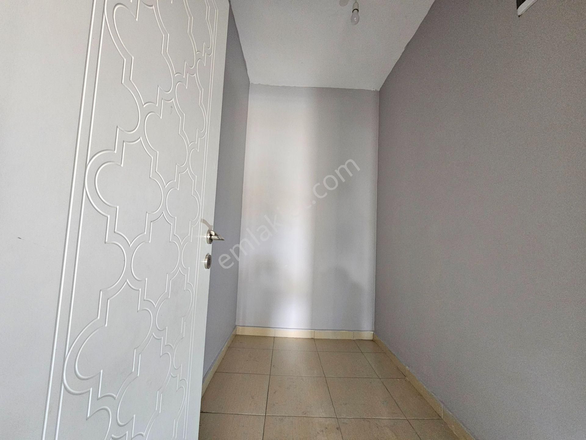 Selahaddin Eyyübi Mahallesinde Kapalı Otoparklı 3+1 Satılık Fırsat Daire - Görsel 9