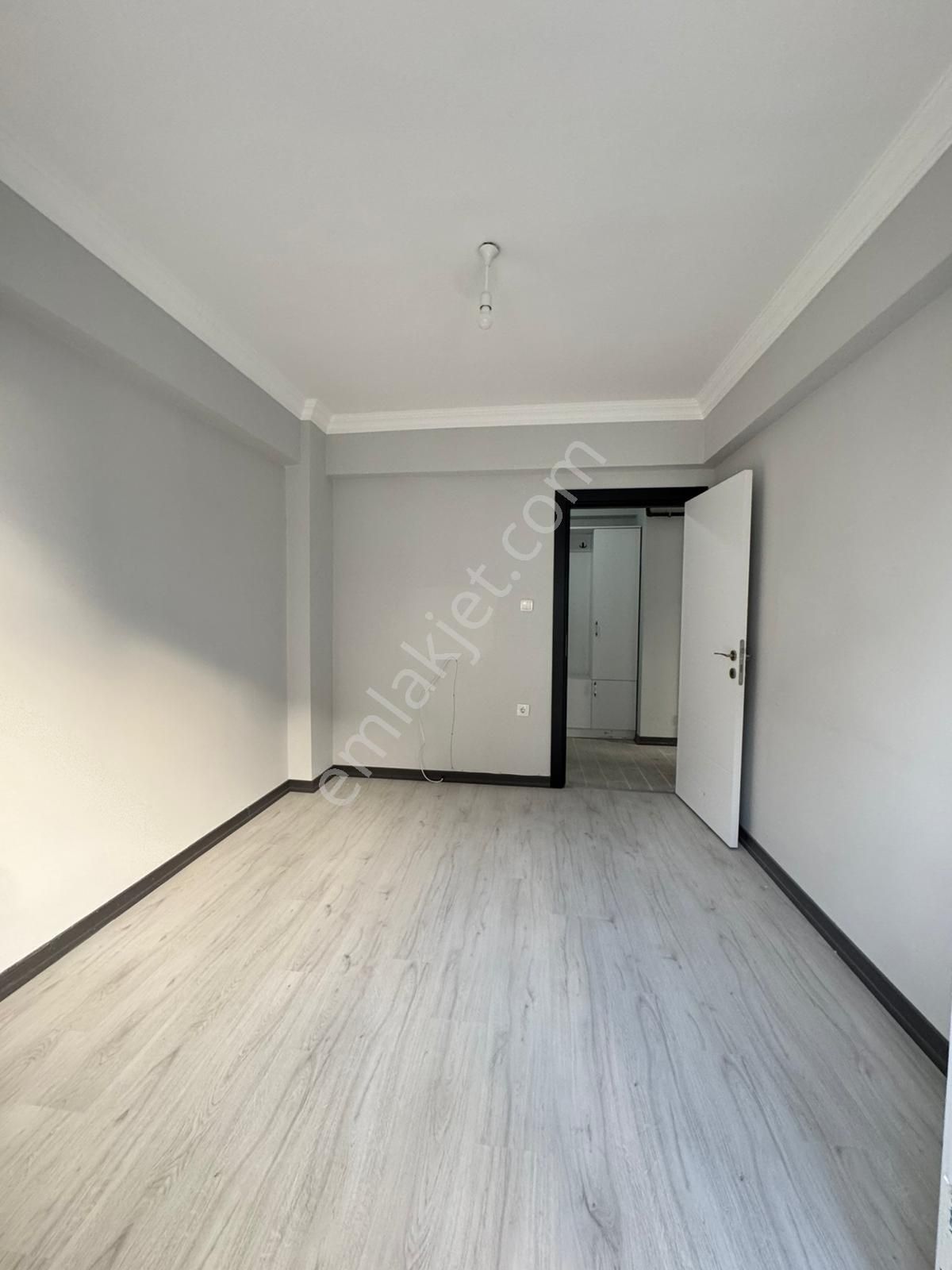 Çobançeşme'de Acil Satılık 3+1 Modern Daire Fırsatı - Görsel 23