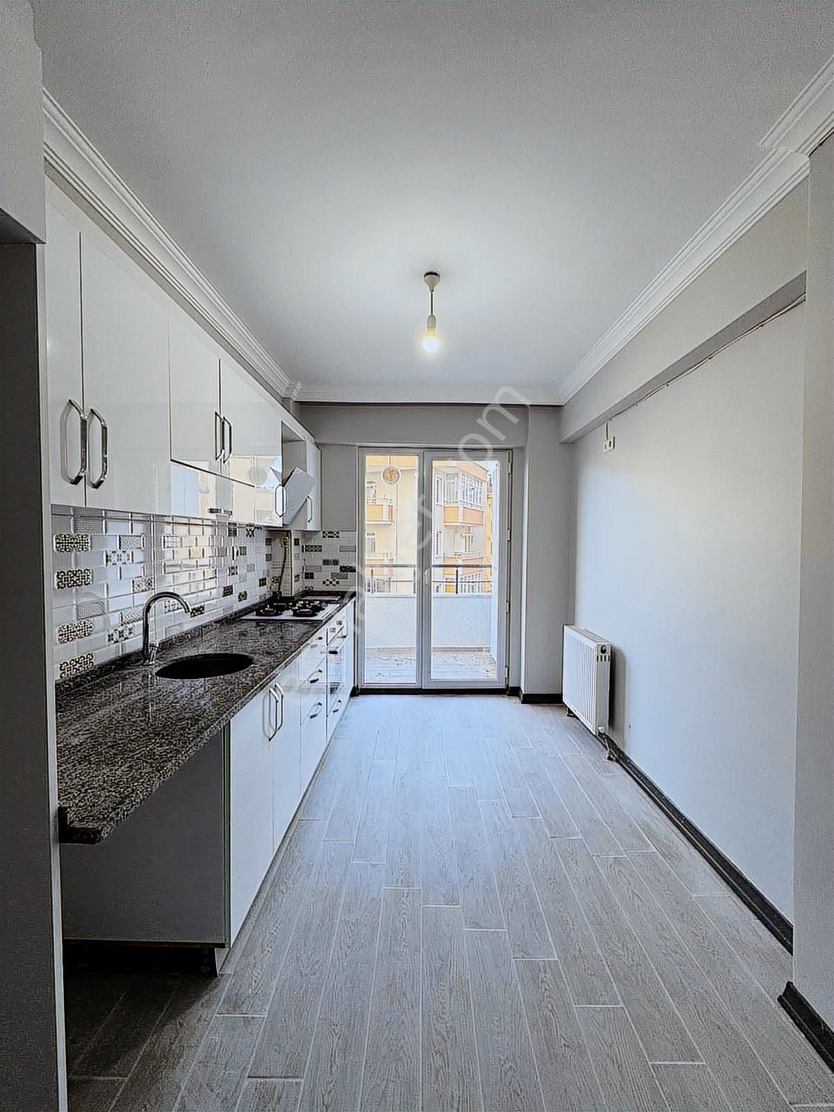 Çobançeşme'de Acil Satılık 3+1 Modern Daire Fırsatı - Görsel 24