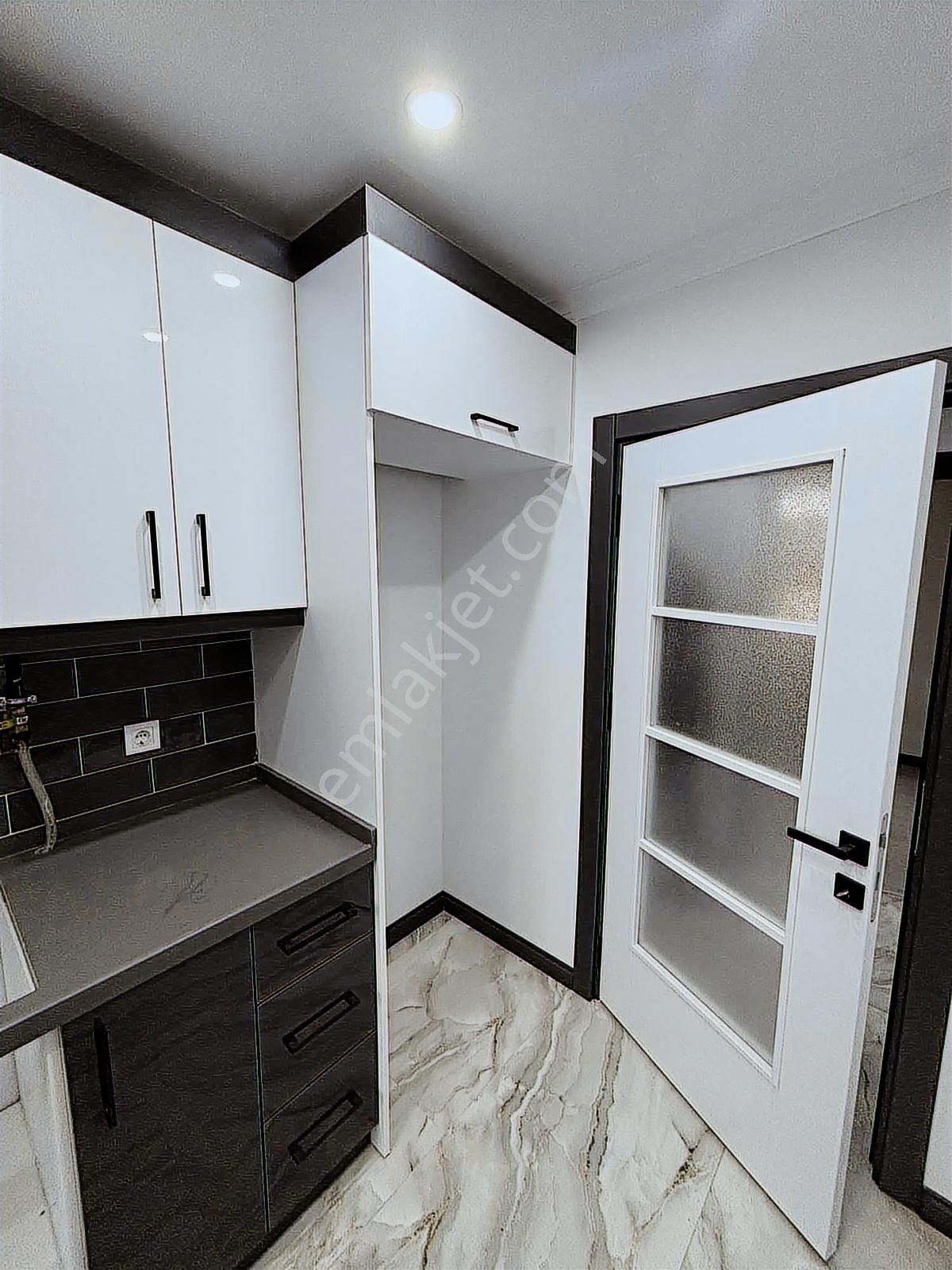 Hürriyet Mahallesinde Satılık 3+1 Daire - Görsel 16