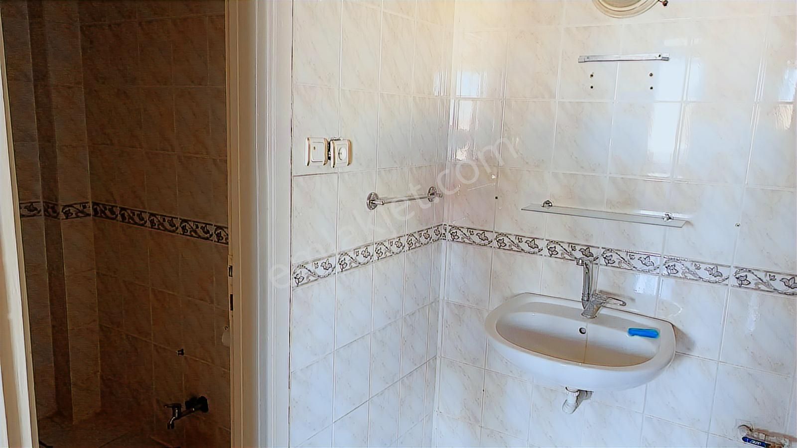 Karatay Tramvay Yanında 145 M2 3+1 Banyolu-kilerli Kiralık Daire - Görsel 15