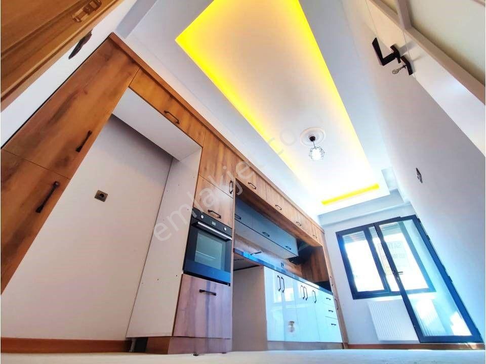 Akçay'da Aygülden Sıfır Ön Cephe Ayrı Mutfak Ebeveyn Banyolu Geniş Cam Balkonlu 2+1 Satılık Daireler - Görsel 2