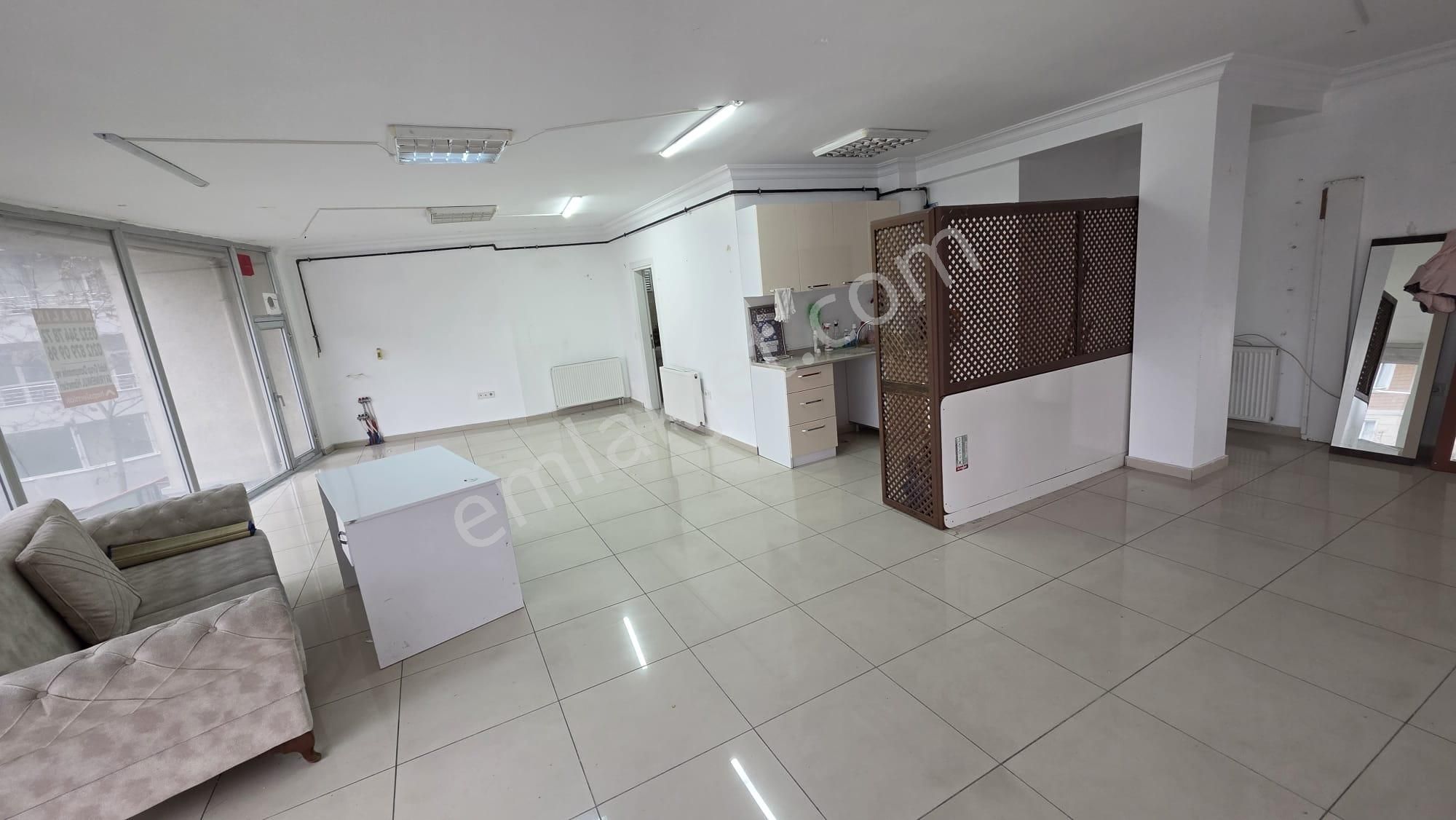 Beylikdüzü Yakuplu 75 M² Düz Giriş, Dükkan, İşyeri, Ofis, Depo, Büro