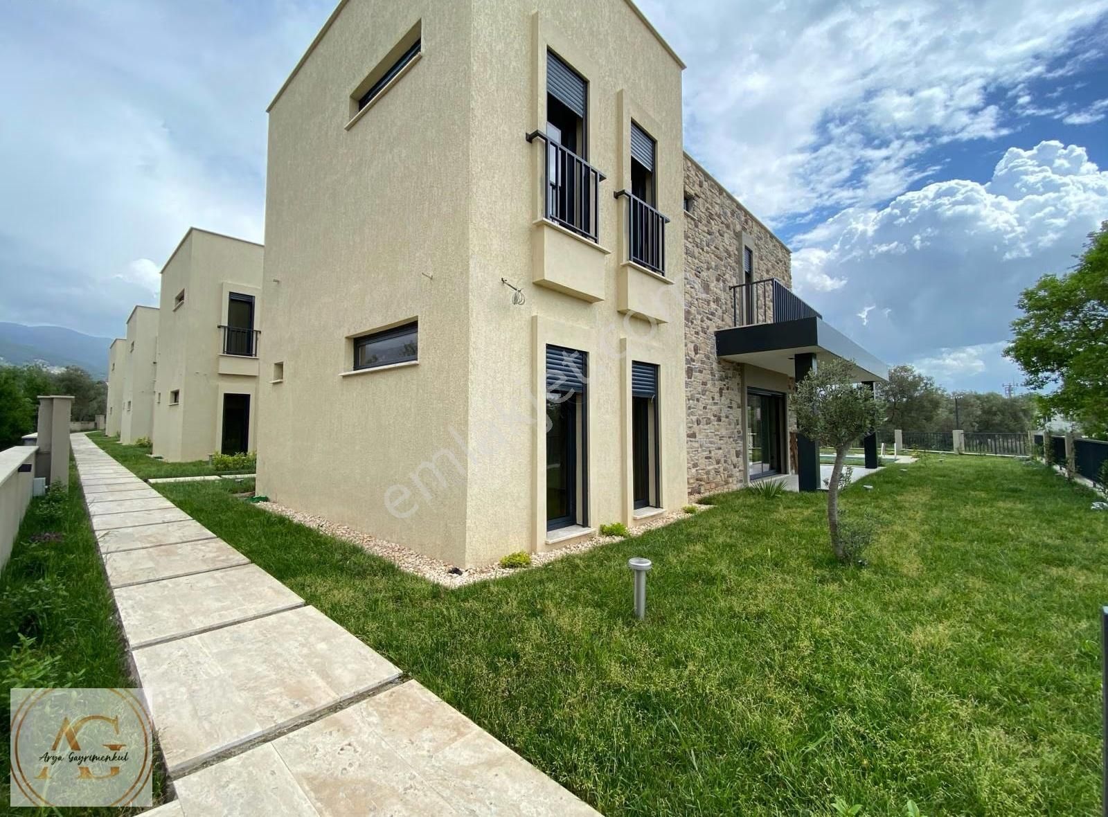 Arya'dan Güre'de Şık Tasarımlı 4+1 Müstakil Havuzlu Villa - Görsel 16