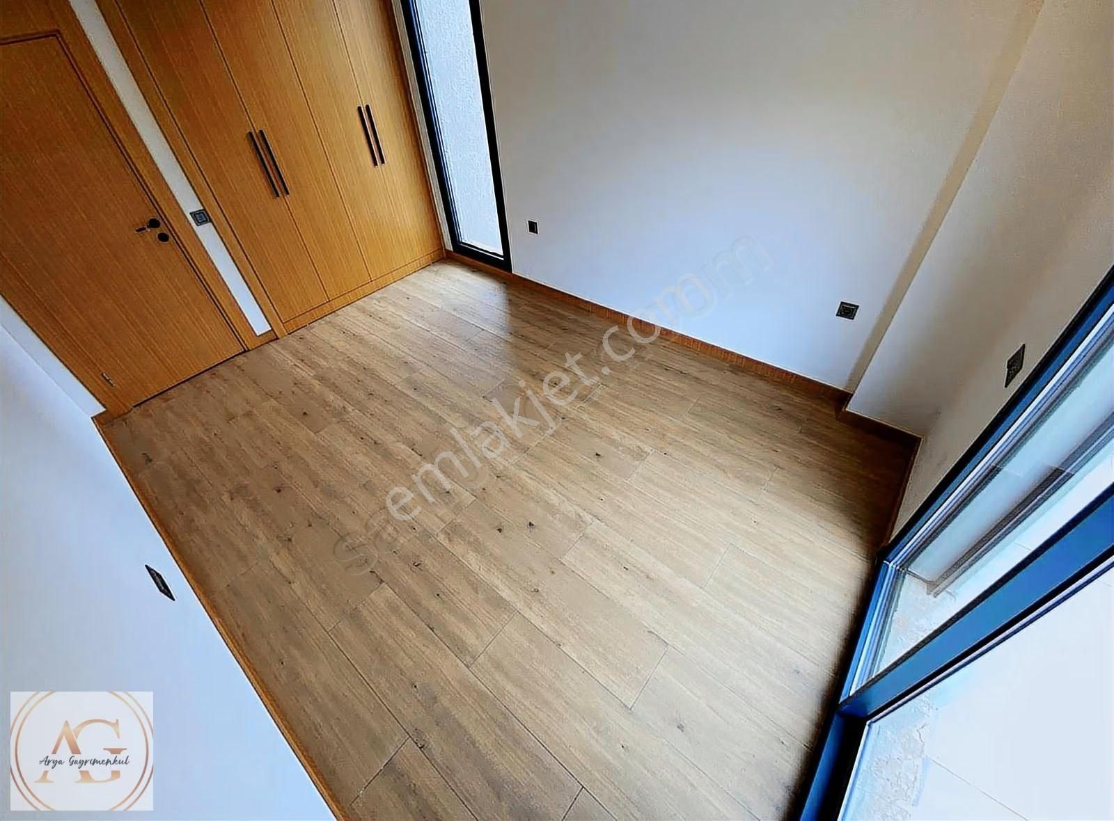 Arya'dan Güre'de Şık Tasarımlı 4+1 Müstakil Havuzlu Villa - Görsel 2