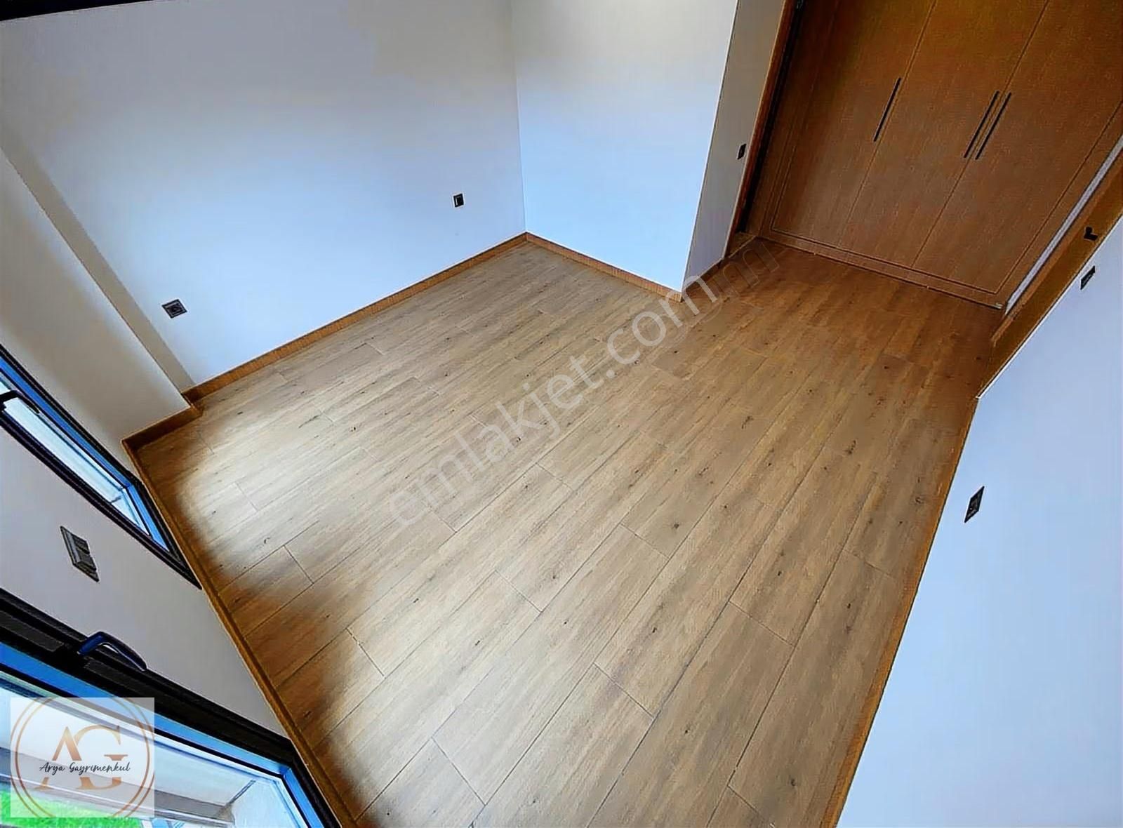 Arya'dan Güre'de Şık Tasarımlı 4+1 Müstakil Havuzlu Villa - Görsel 10