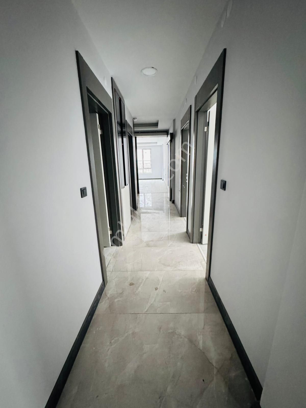 Feridunçelik'te Ada Gross Yakını Full Yapılı 3+1 1.katta Satılık Sıfır Daire !! - Görsel 13