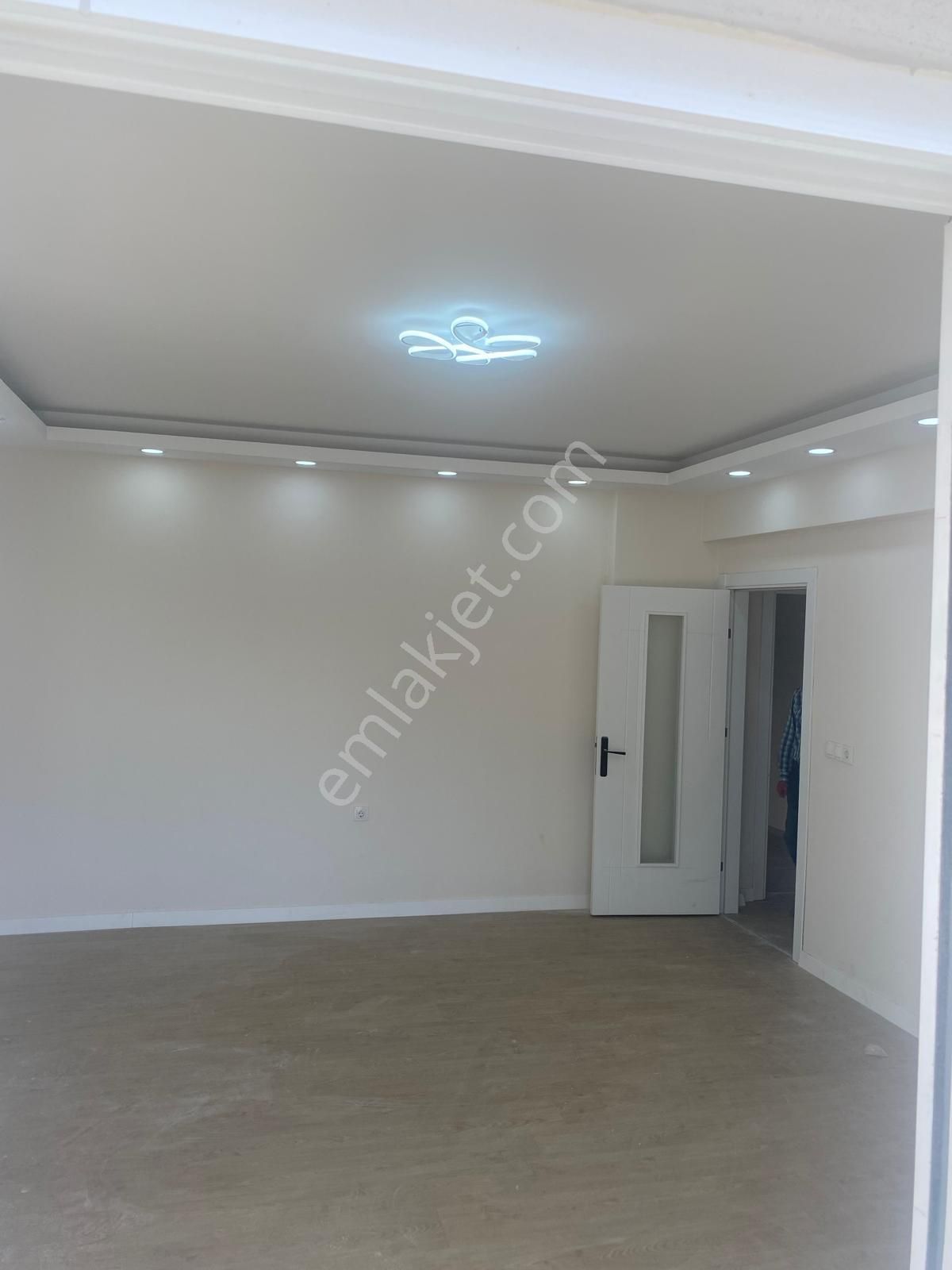 Menemen Atatürk Mahallesi Sıfır 138 M2 Lüks 3+1 Kiralık Daire - Görsel 3