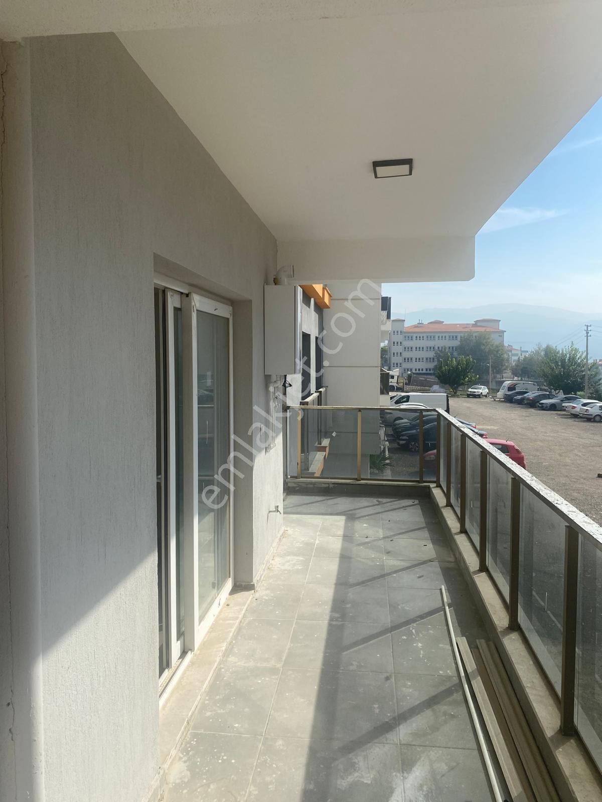 Menemen Atatürk Mahallesi Sıfır 138 M2 Lüks 3+1 Kiralık Daire - Görsel 4