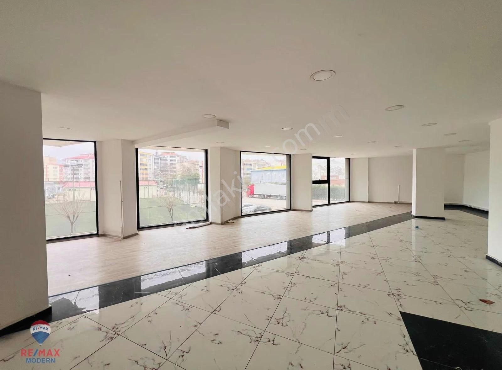 Samet'ten Kiralık 415 M2 3 Katlı Dükkan - Görsel 3