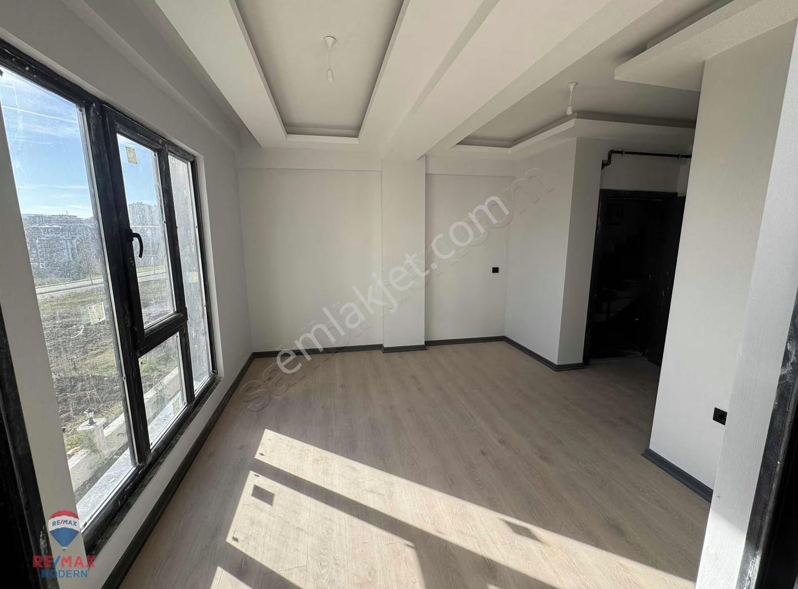 Atakum Toplu Konut Bulvarına Cephe Satılık 1+1 Daire - Görsel 24