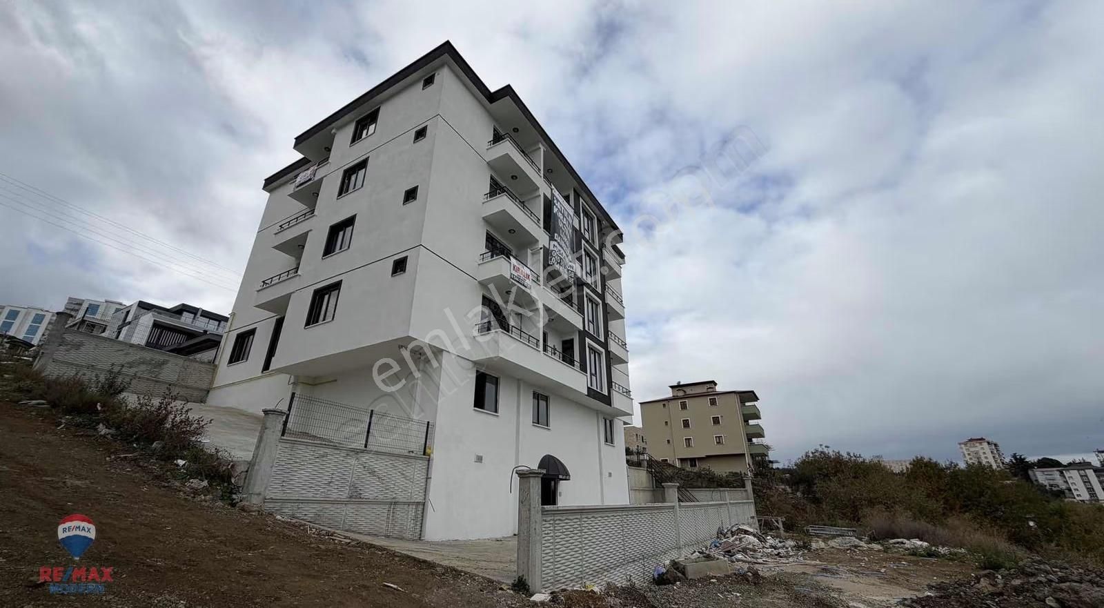 Satılık | Full Sıfır Lüks Eşyalı Deniz Manzaralı Ara Kat 1+1 - Görsel 2