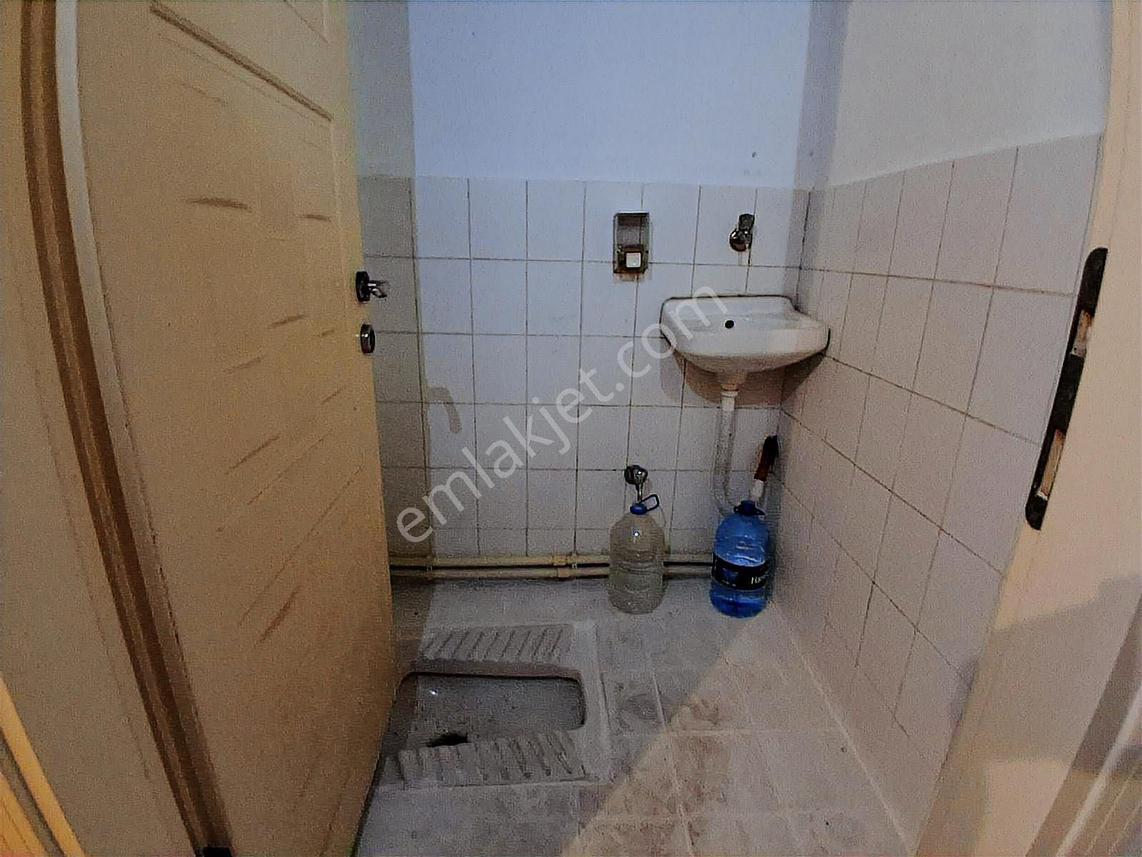 Yeşilova'da 2+1 Kiralık Yıkıma Kadar Kısa Süreliğine - Görsel 16