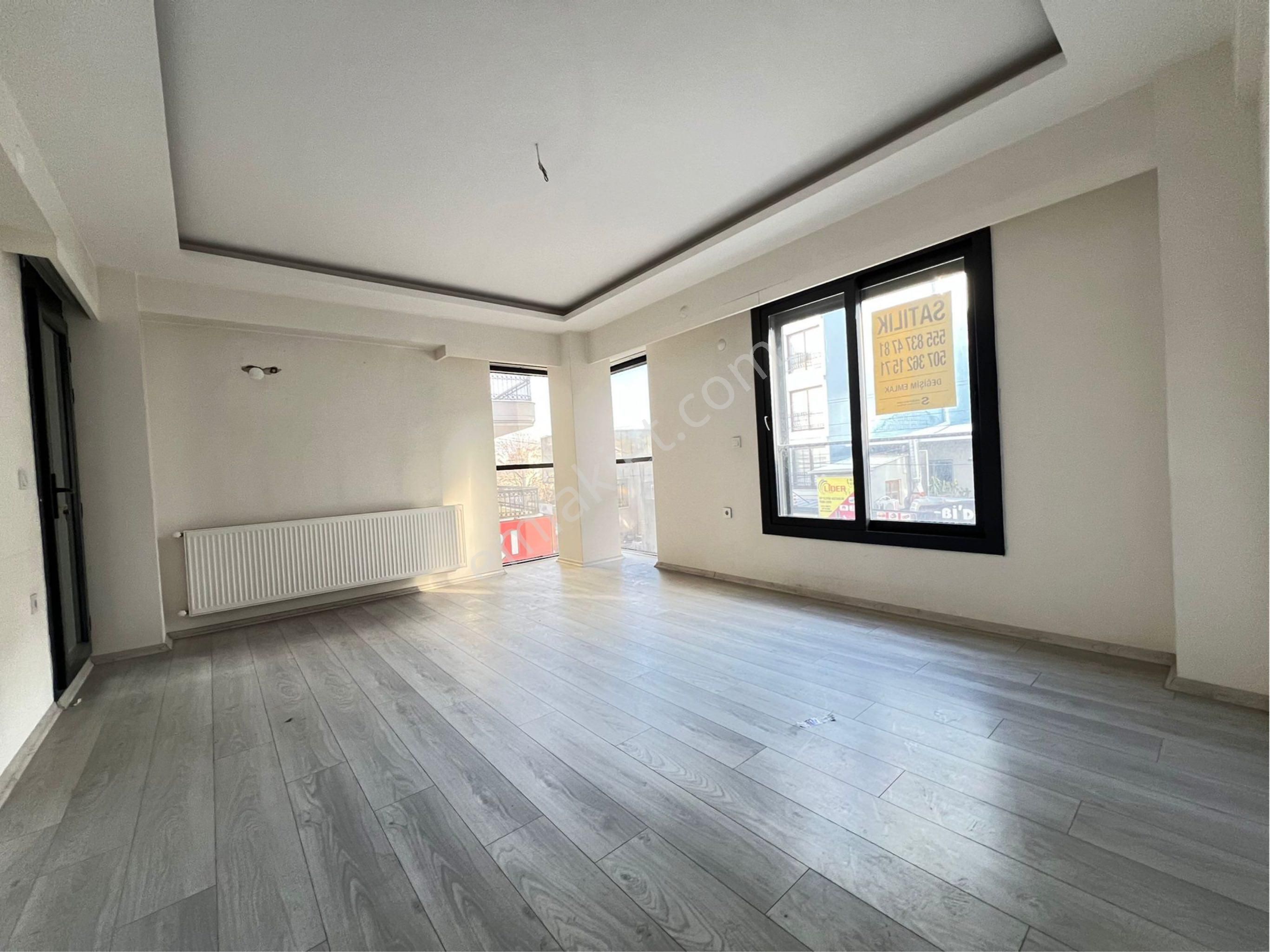 Akalın'dan Bozyaka'da Cadde Üzeri Asansörlü Otoparklı 3+1 Daire