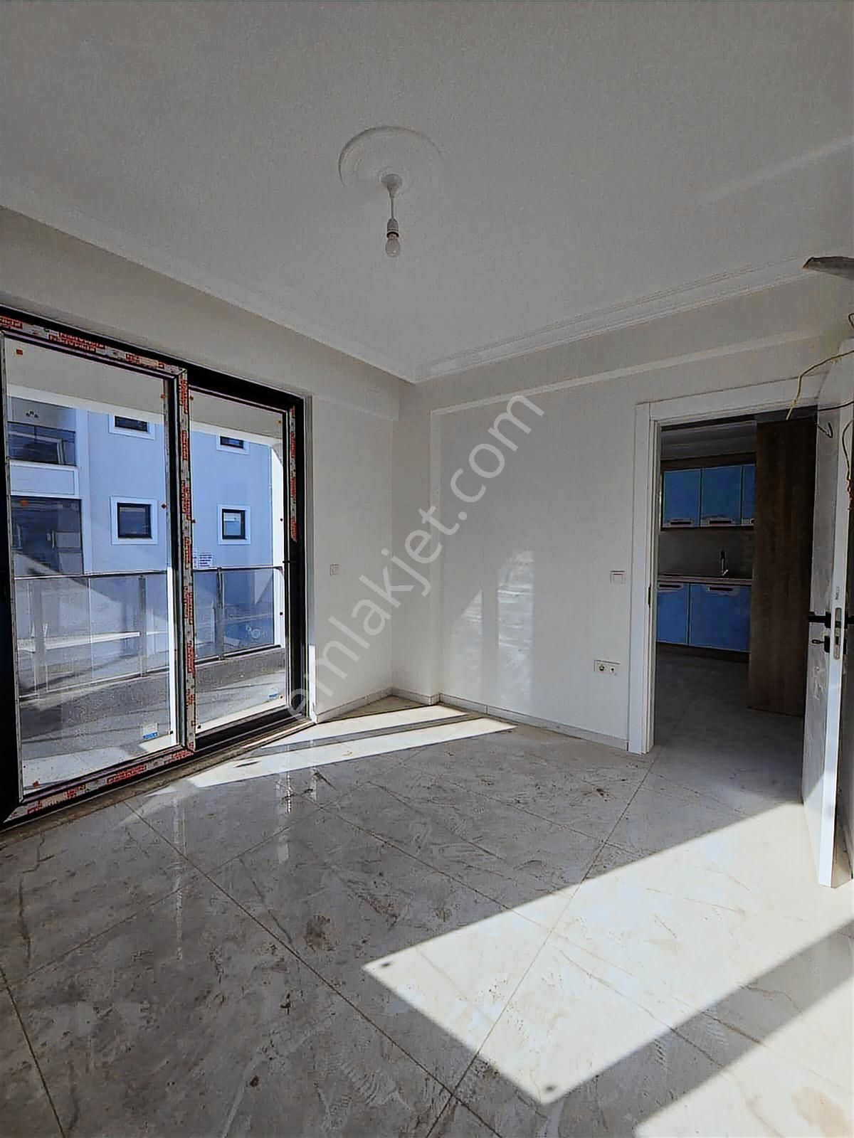 Çiğdem Emlak'tan Ortaca Merkez'de Havuzlu Satılık 1+1 Daire - Görsel 6