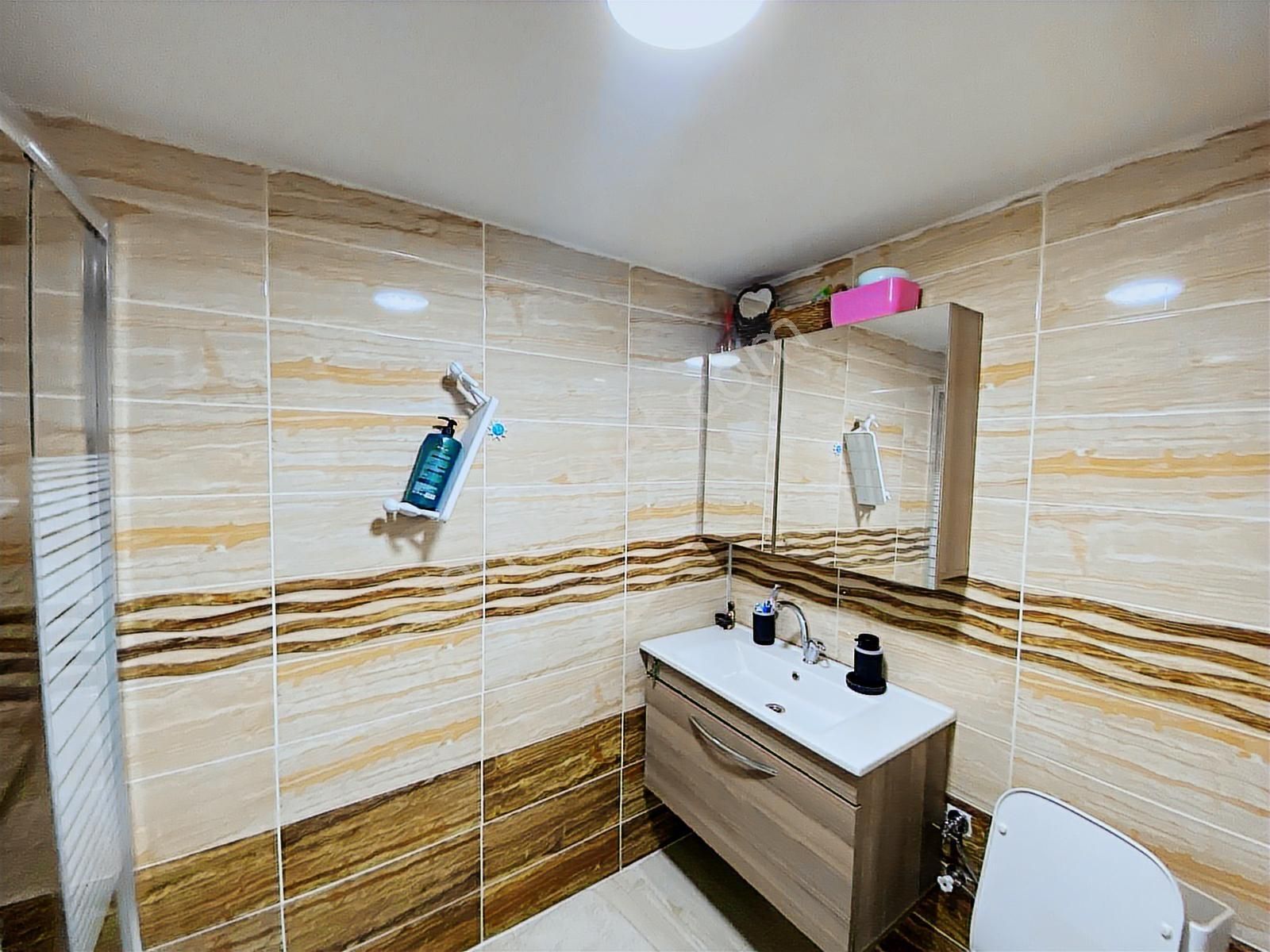 Karadeniz Mahallesinde 3+1 7 Yaşında Arakat Geniş Daire - Görsel 14