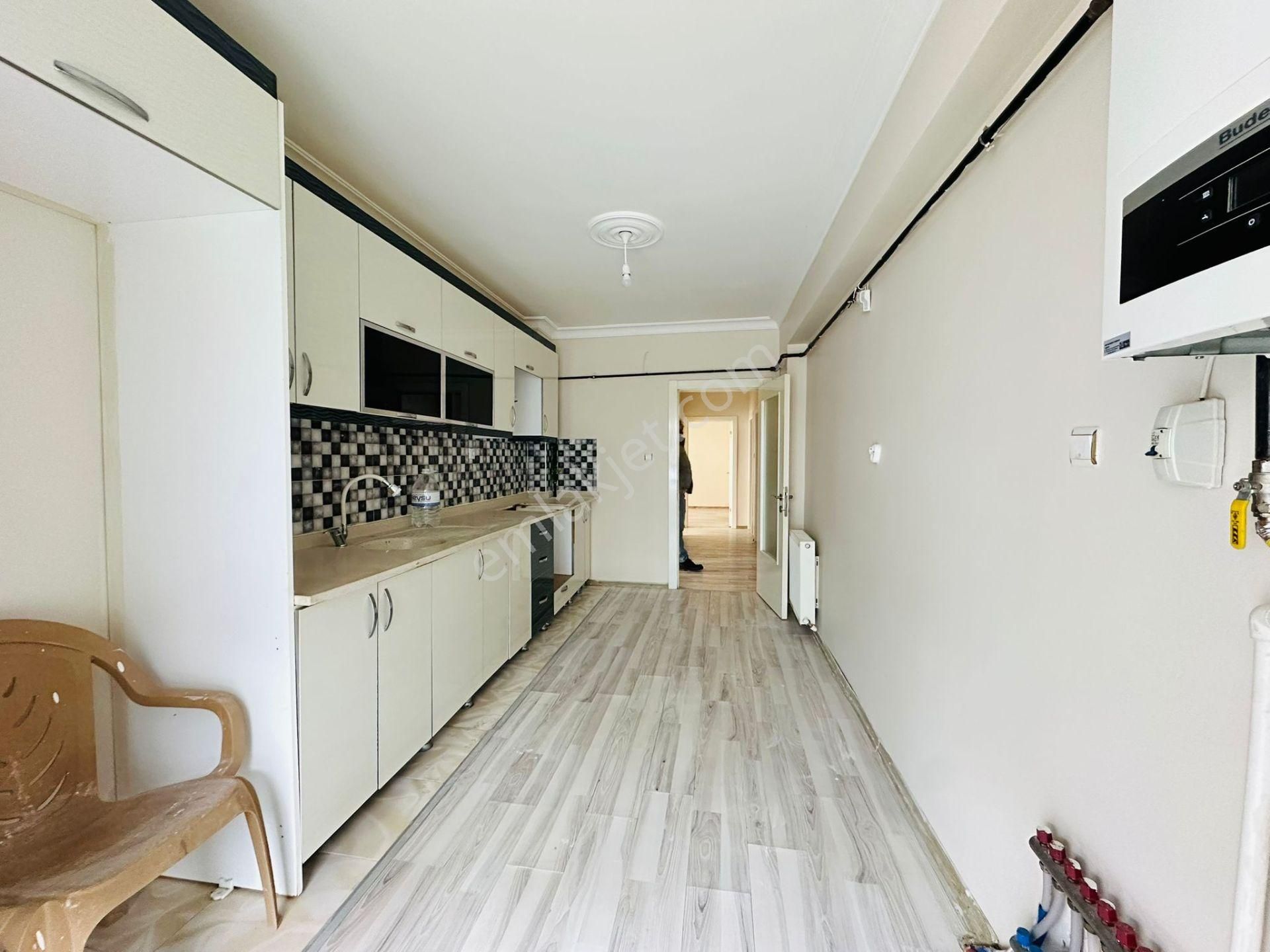 Feridunçelik'te Orhan Kemal Caddesi Yakınında Full Yapılı 3+1 Satılık Daire !! - Görsel 3