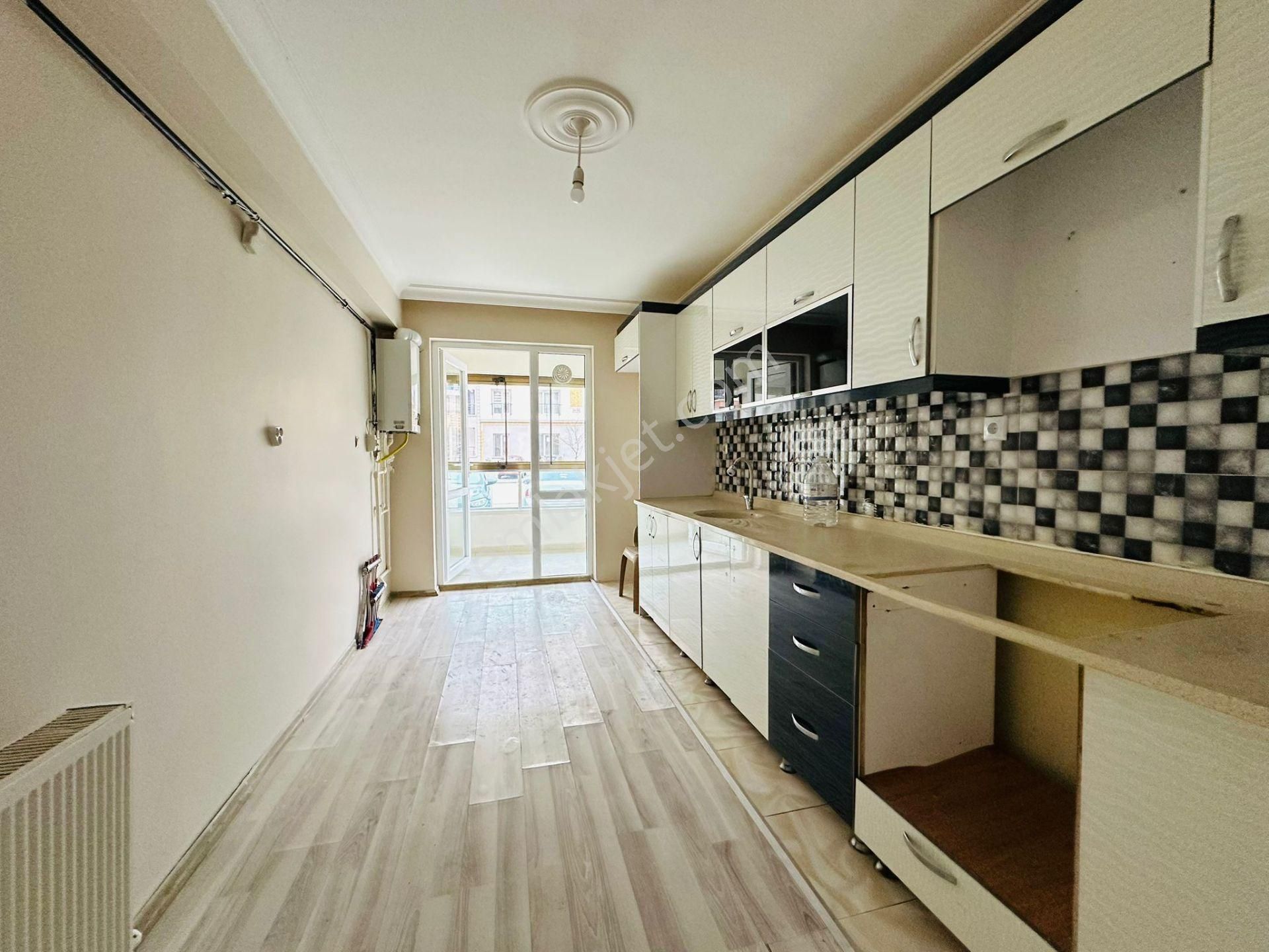 Feridunçelik'te Orhan Kemal Caddesi Yakınında Full Yapılı 3+1 Satılık Daire !! - Görsel 2