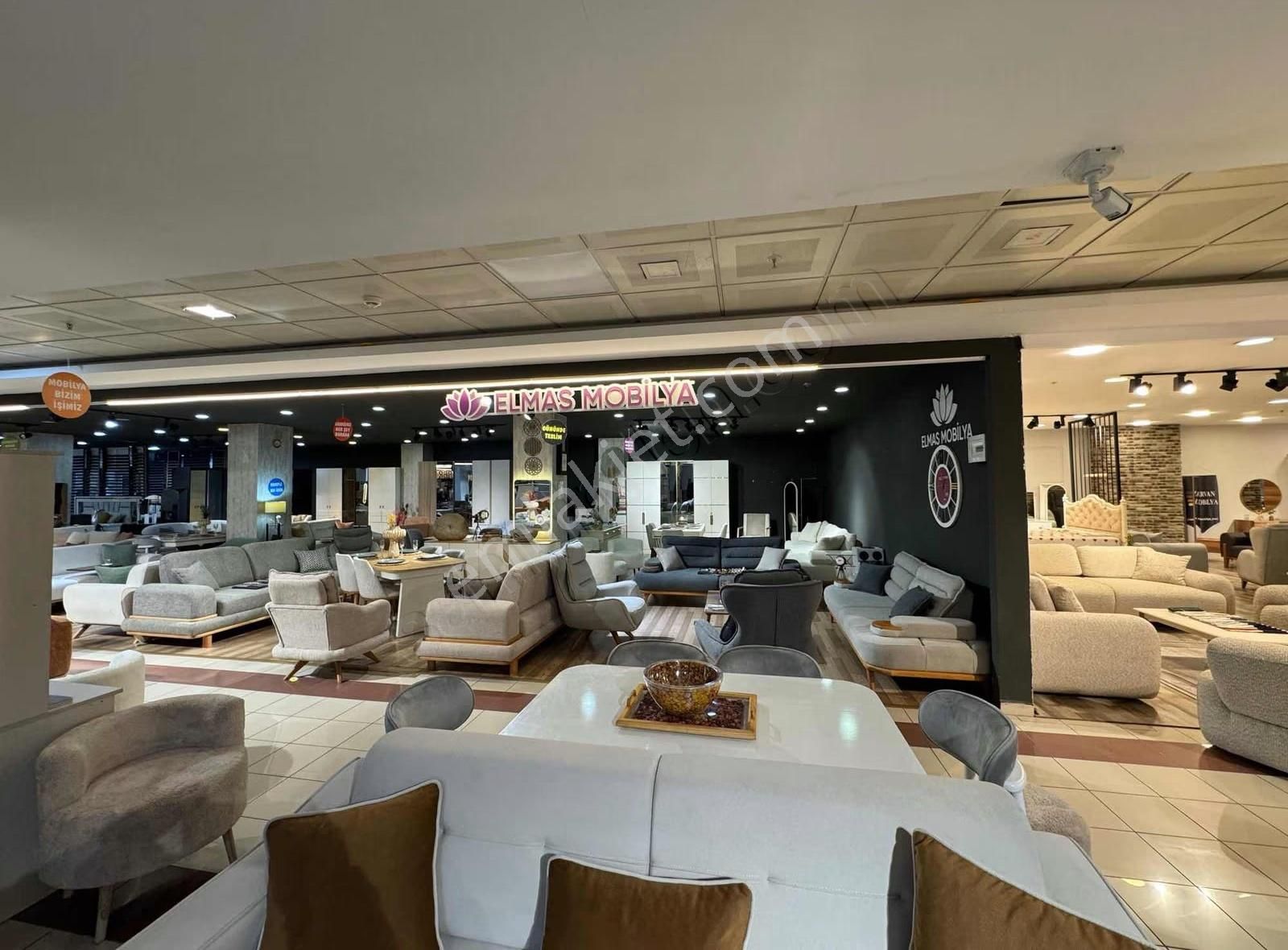 Fuar Çarşısı İçinde | İşlek Lokasyonda Devren Mobilya Mağazası